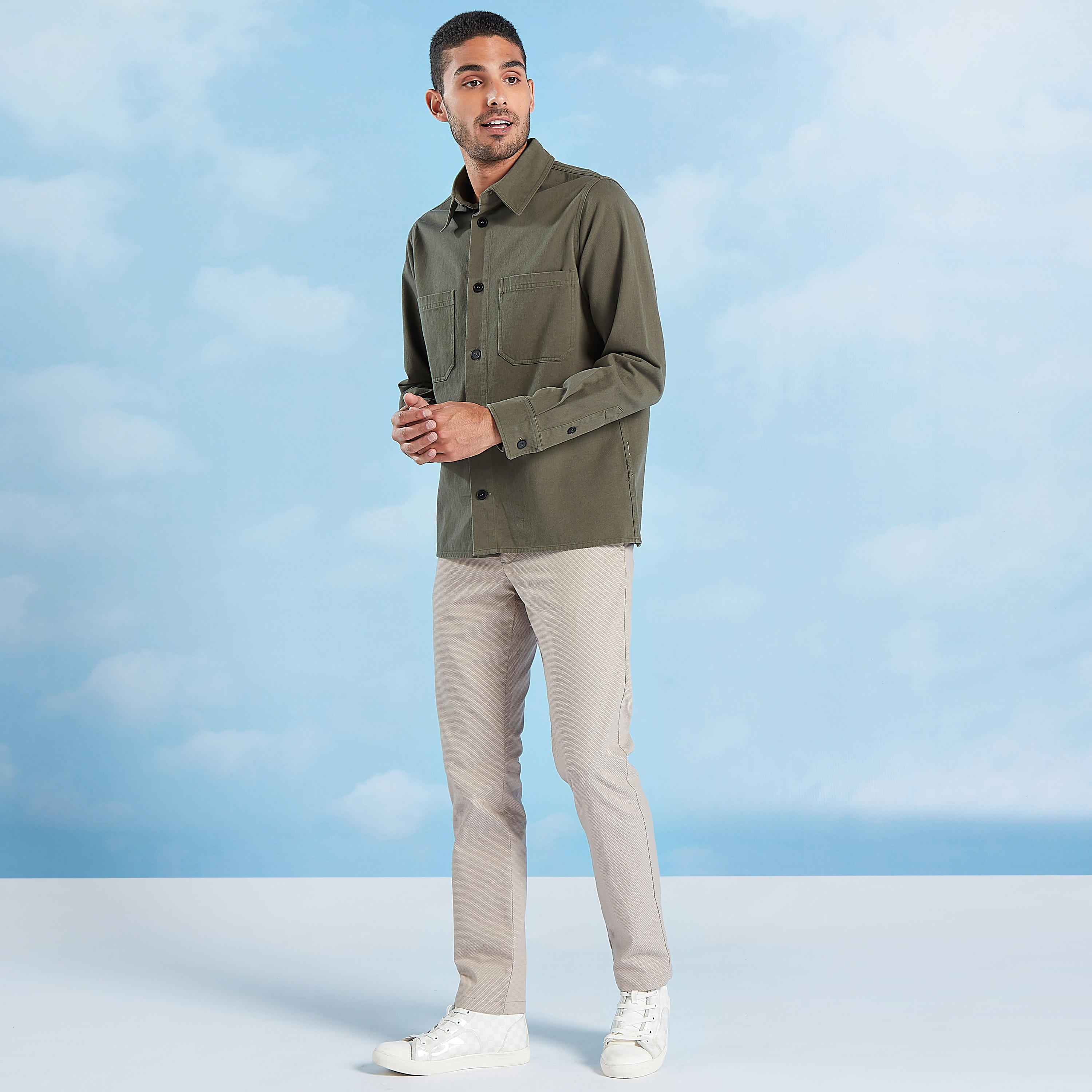تيشيرت مستدام بقصّة سليم وياقة بولو وأكمام قصيرة -men-clothing-bottoms-trousersandchinos-trousers-image-2