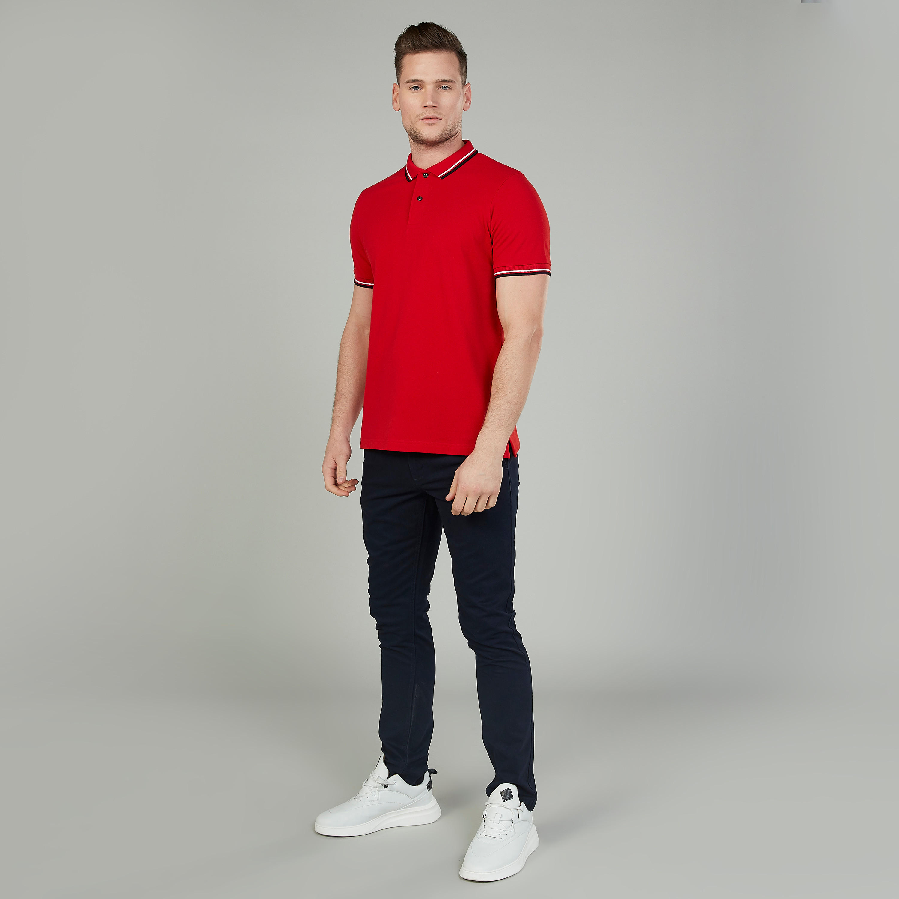بنطلون طويل سادة بقصّة سليم وخصر متوسط الارتفاع وجيوب-men-clothing-bottoms-trousersandchinos-trousers-image-2