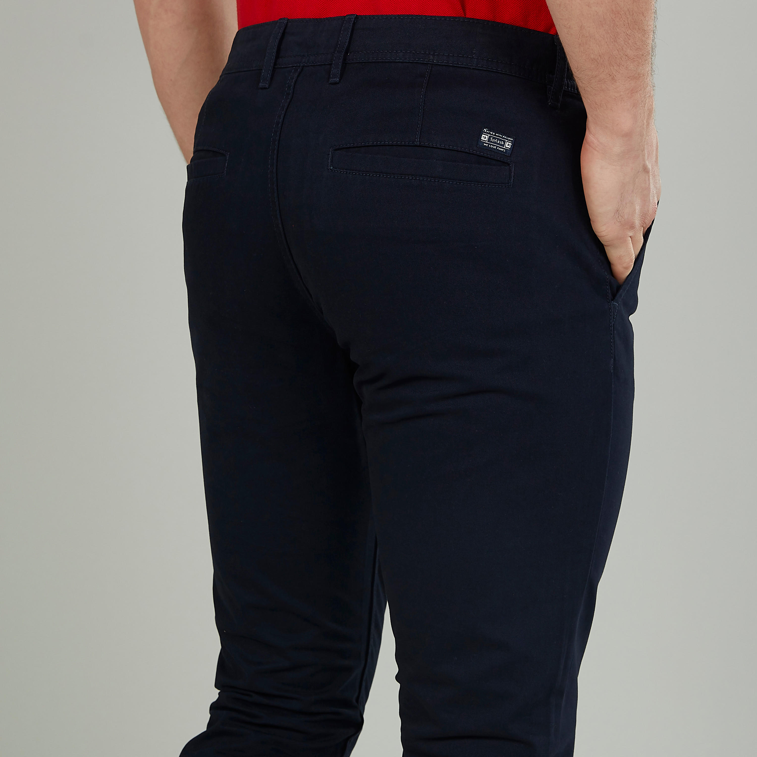 بنطلون طويل سادة بقصّة سليم وخصر متوسط الارتفاع وجيوب-men-clothing-bottoms-trousersandchinos-trousers-image-3