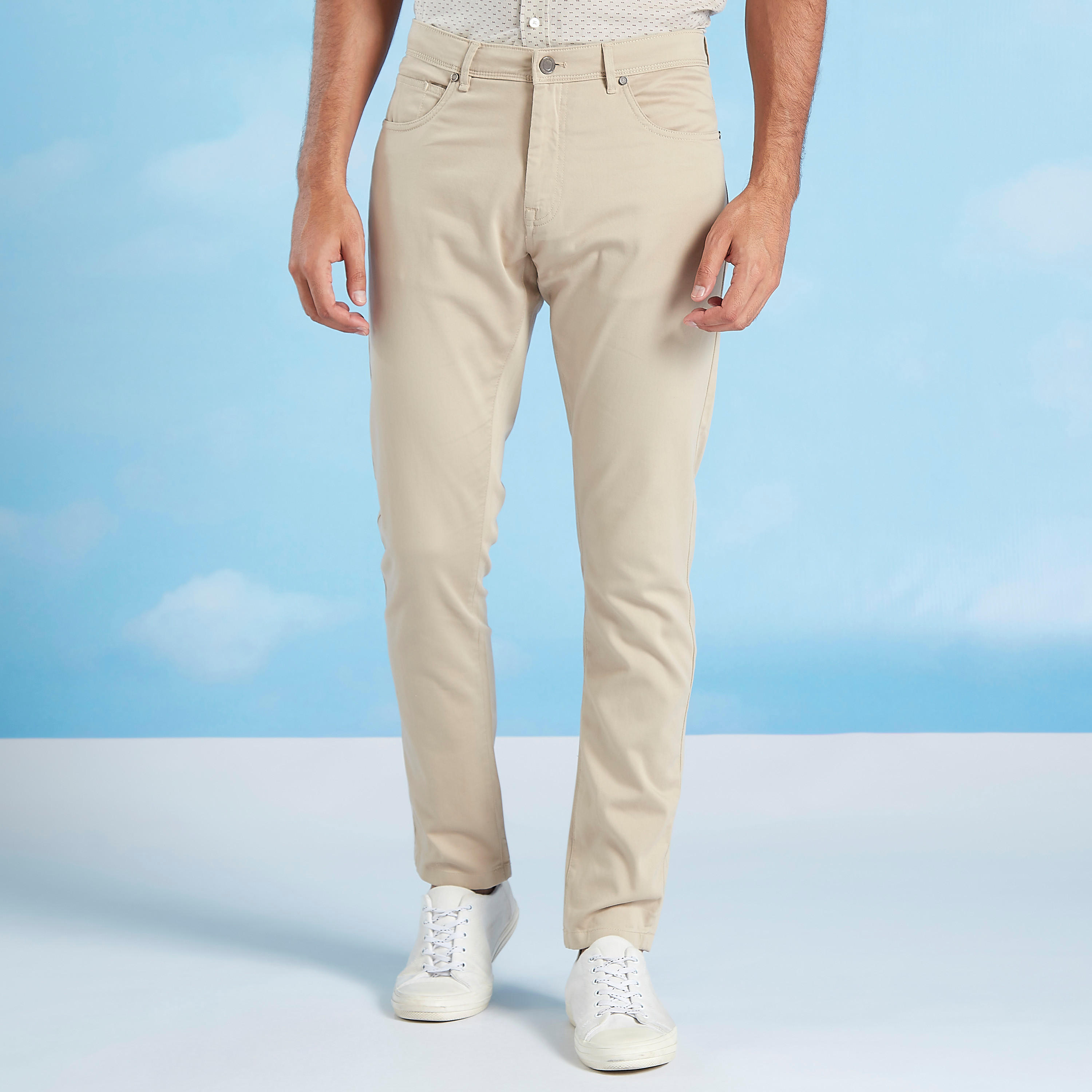 بنطلون شينو طويل سادة بقصّة سليم وخصر متوسط الارتفاع وجيوب-men-clothing-bottoms-trousersandchinos-trousers-image-5