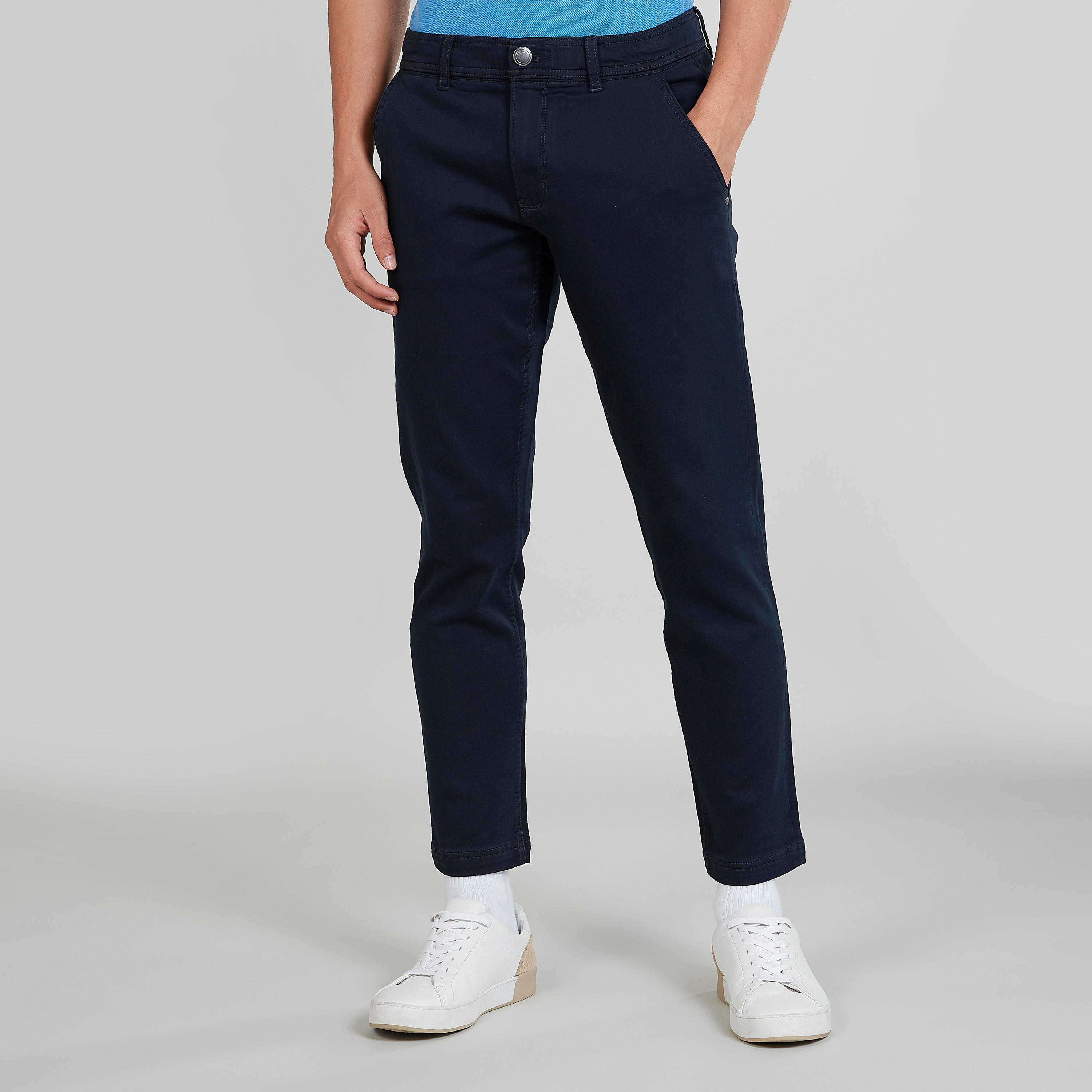 بنطلون شينو سليم سادة بخصر متوسط الارتفاع وجيوب وعراوي-men-clothing-bottoms-trousersandchinos-trousers-image-5