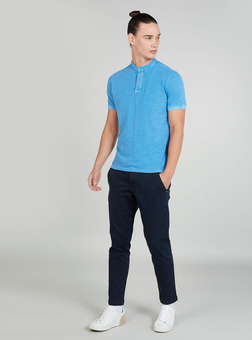 بنطلون شينو سليم سادة بخصر متوسط الارتفاع وجيوب وعراوي-men-clothing-bottoms-trousersandchinos-trousers-image-4