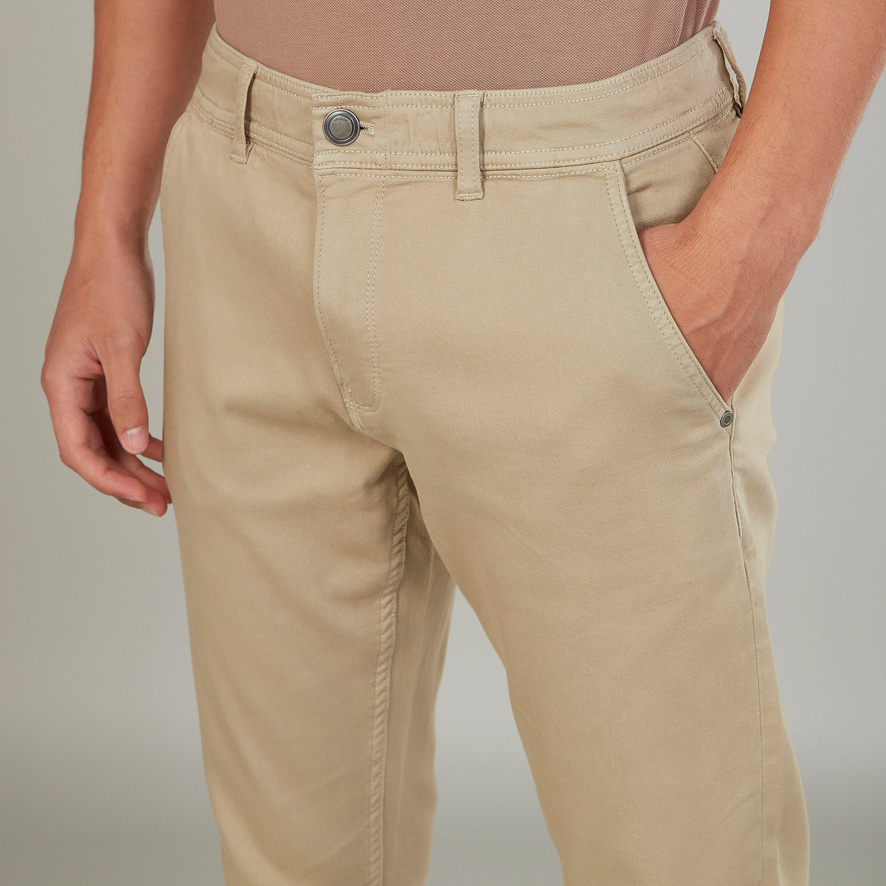 بنطلون شينو سليم سادة بخصر متوسط الارتفاع وجيوب وعراوي-men-clothing-bottoms-trousersandchinos-trousers-image-8