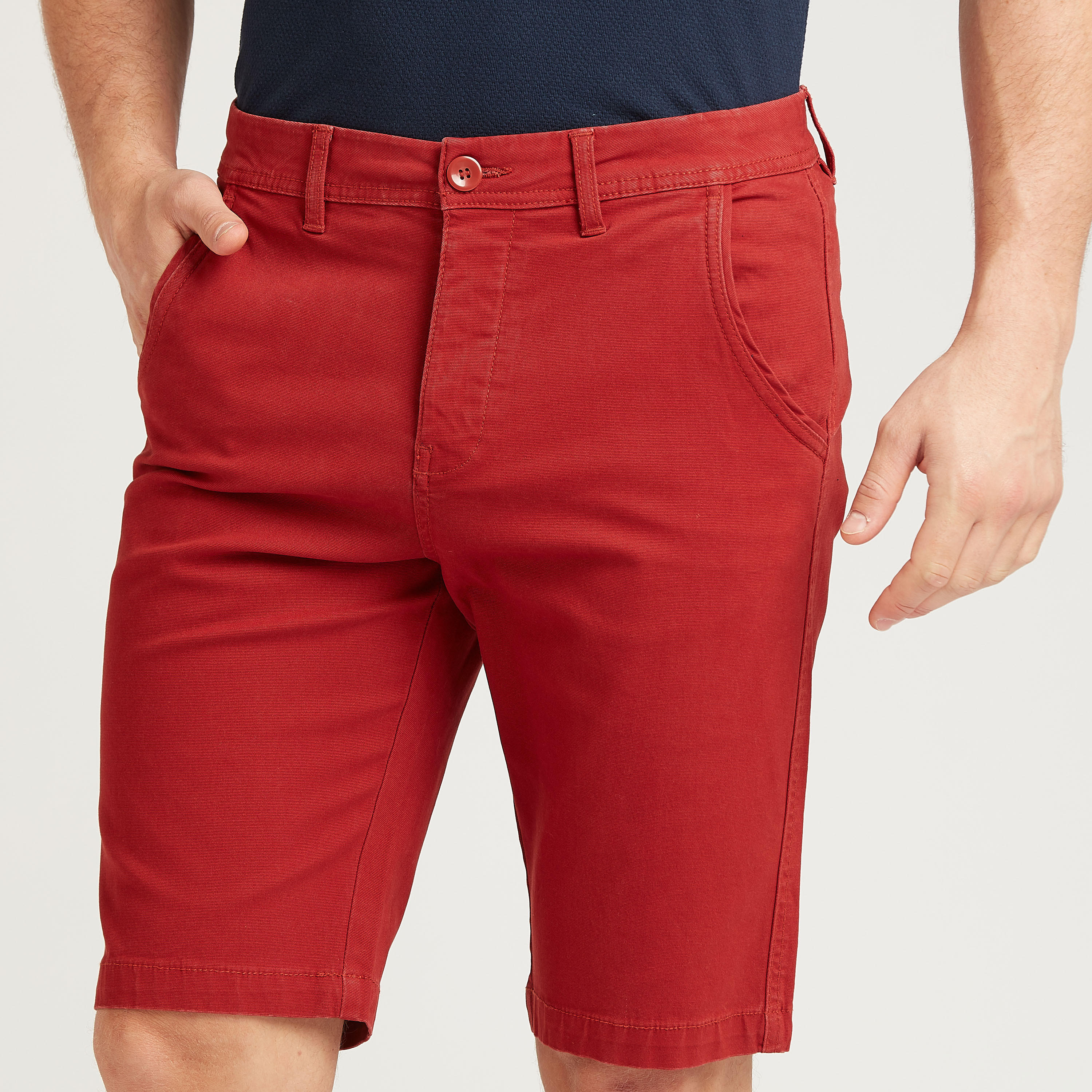 شورت بقصة سليم سادة وخصر متوسط الإرتفاع بجيوب وعراوي حزام-men-clothing-bottoms-shorts-image-3