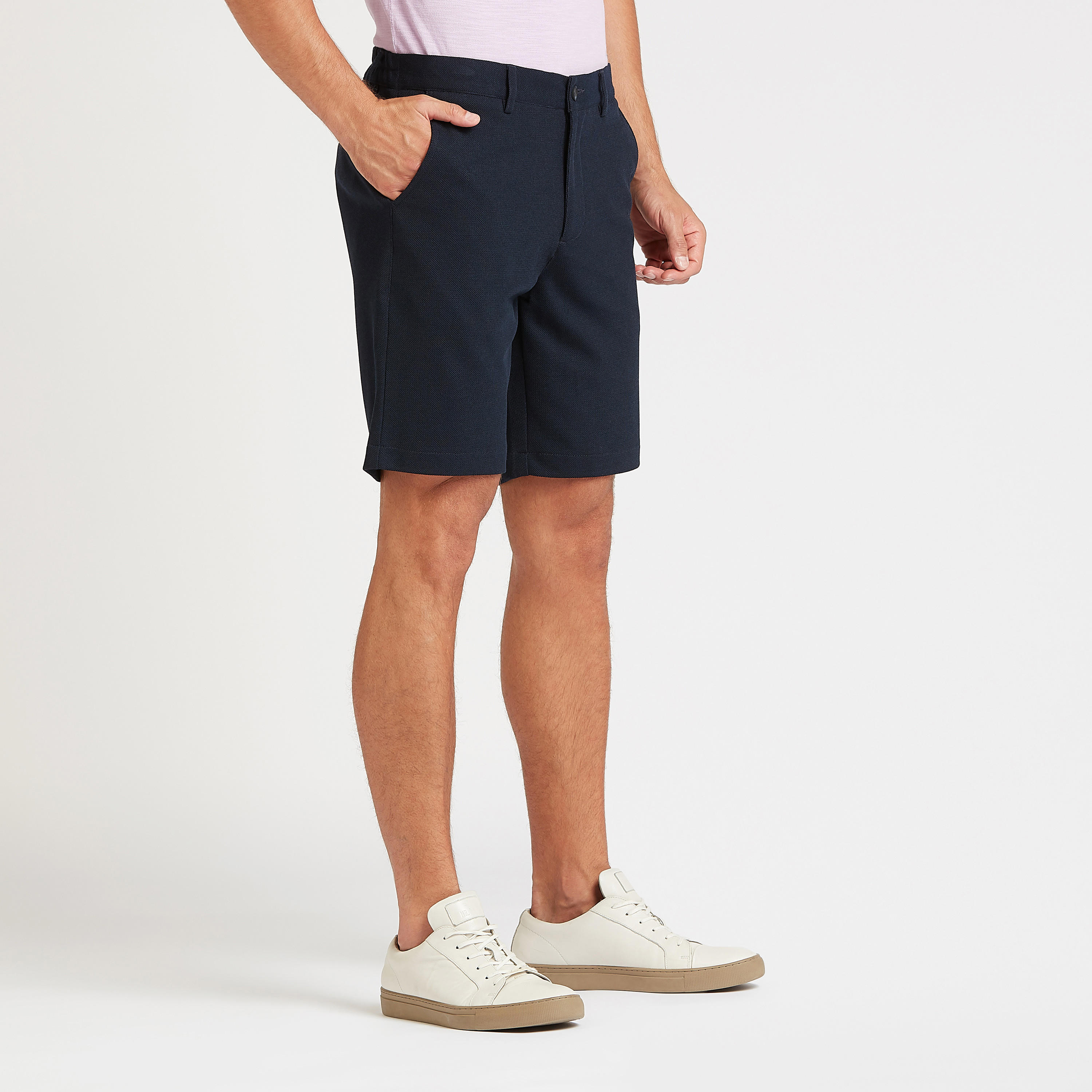 شورت سليم بارز الملمس بخصر متوسط الإرتفاع وجيوب وعراوي حزام-men-clothing-bottoms-shorts-image-5