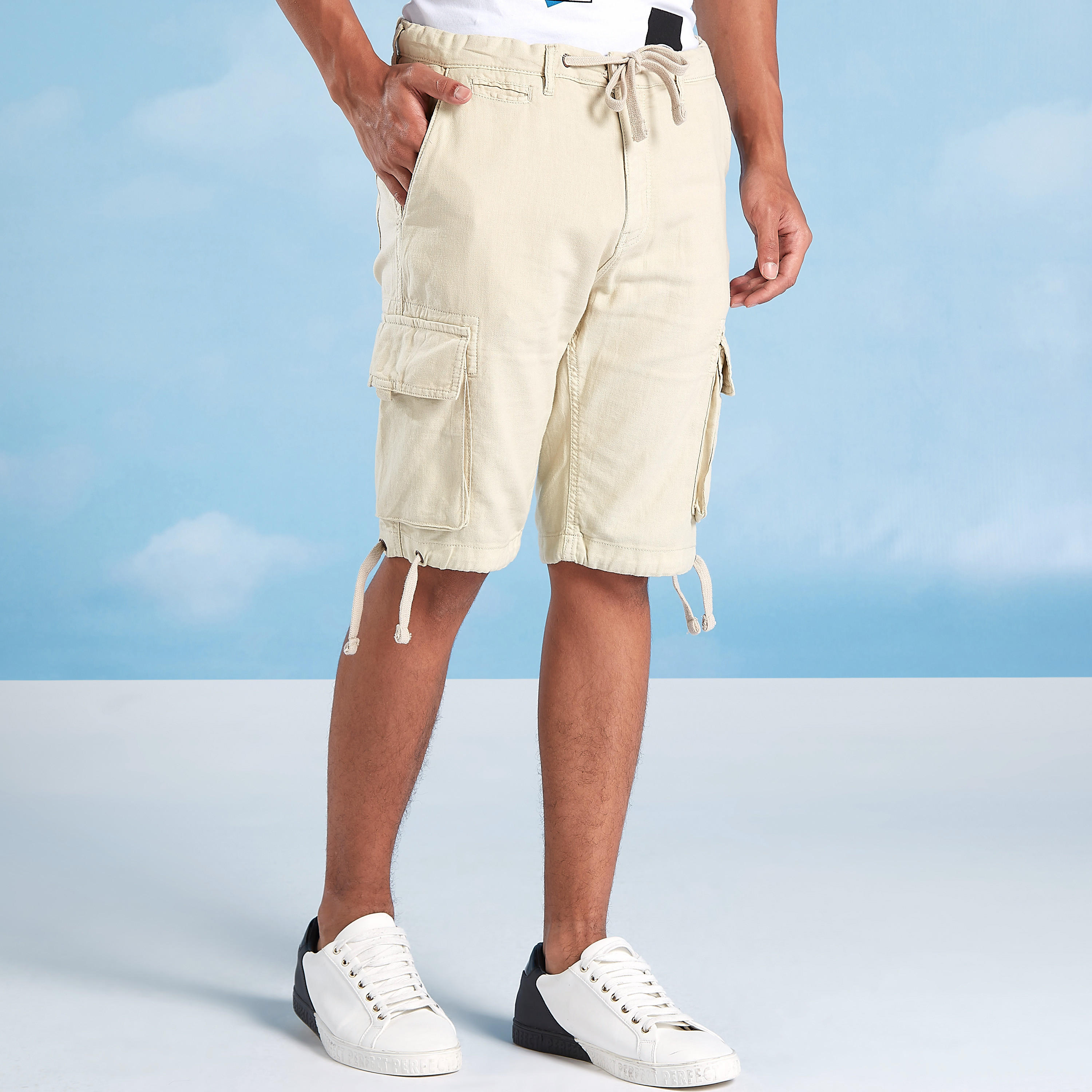شورت كارجو كتّان سليم فيت سادة بخصر متوسط الارتفاع وجيوب-men-clothing-bottoms-shorts-image-4