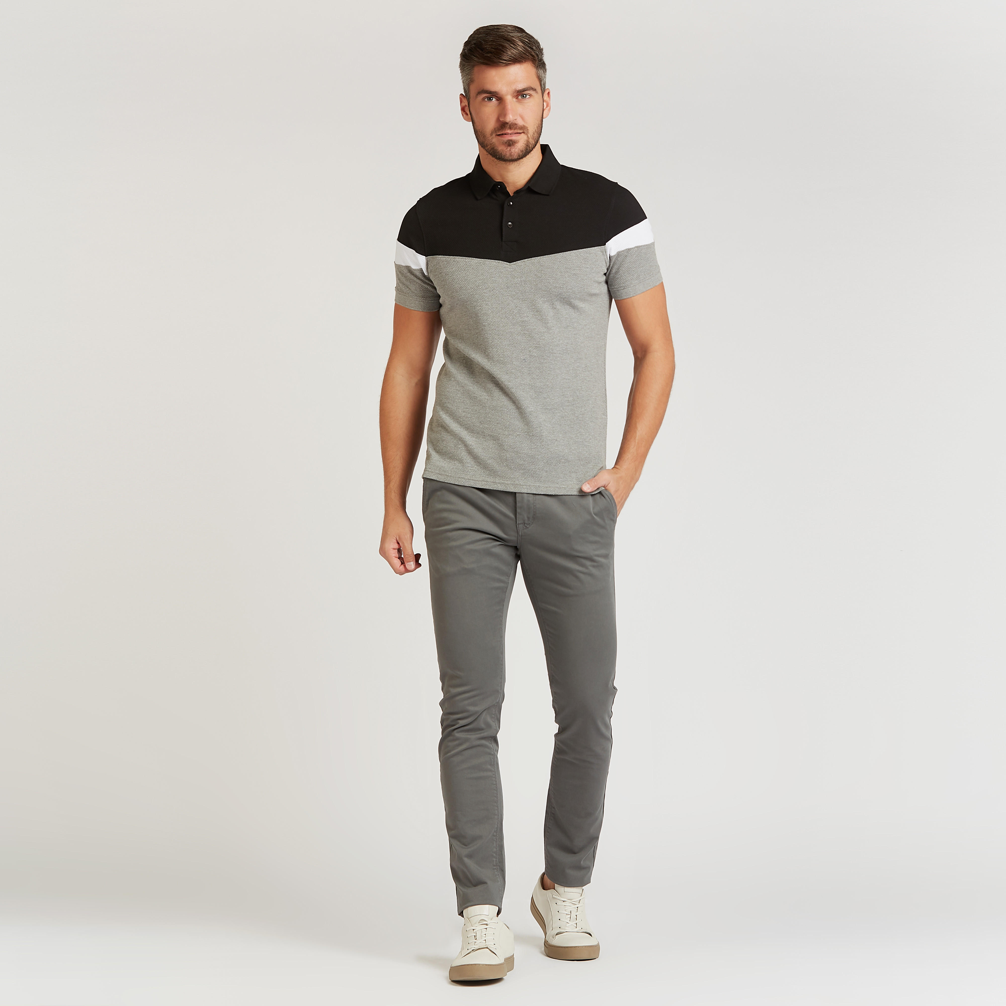 بنطلون شينو طويل سادة بقصّة سليم وخصر متوسط الارتفاع وجيوب-men-clothing-bottoms-trousersandchinos-trousers-image-20