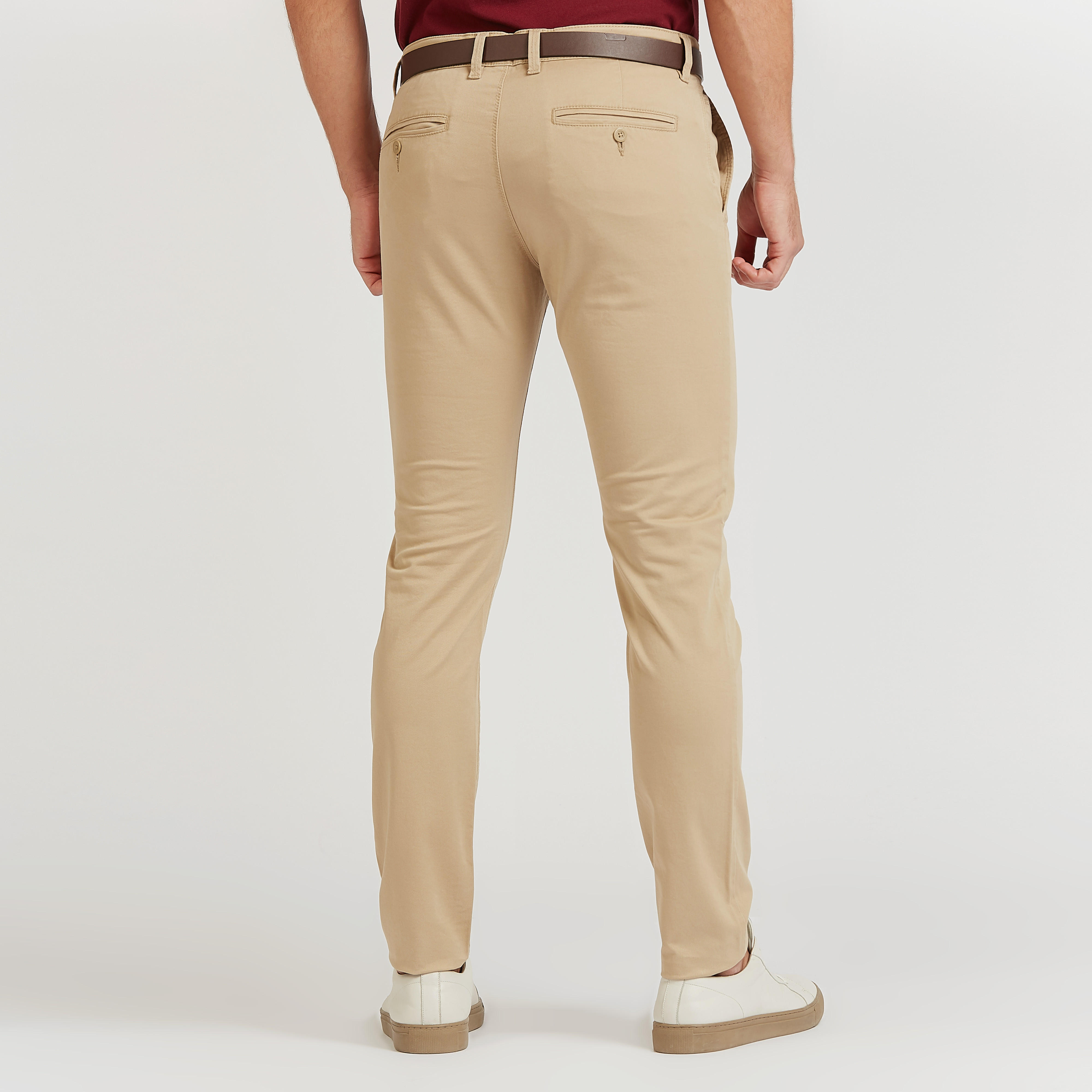 بنطلون شينو طويل سادة بقصّة سليم وخصر متوسط الارتفاع وجيوب-men-clothing-bottoms-trousersandchinos-trousers-image-4