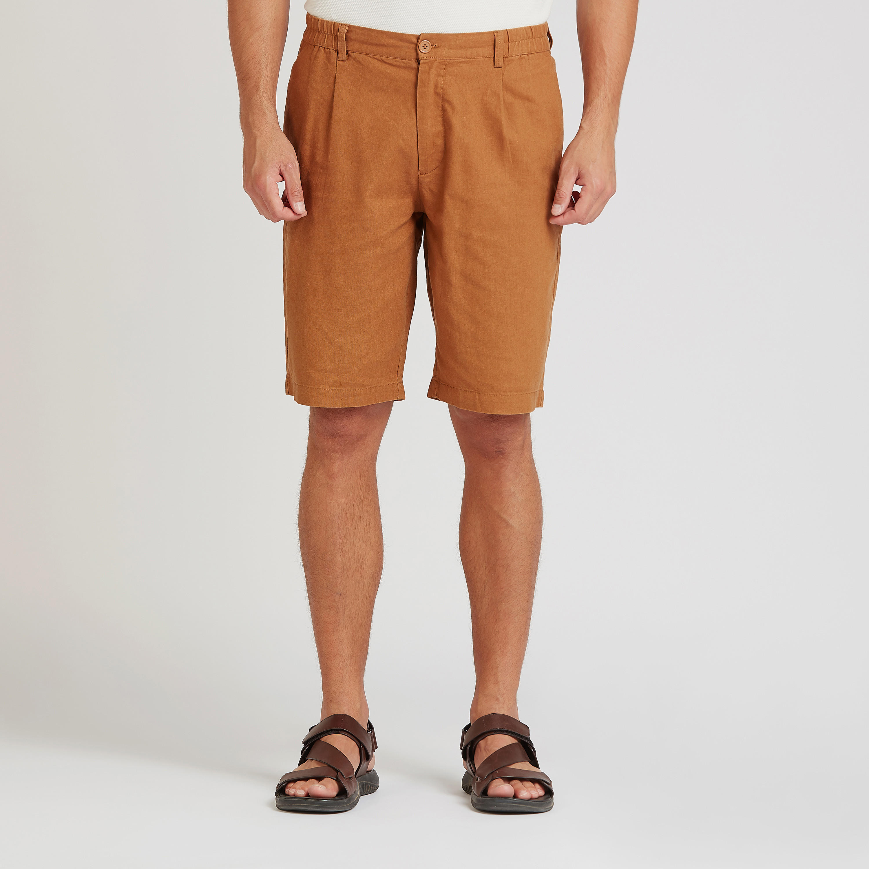 شورت كتّان سليم فيت سادة بخصر متوسط الارتفاع وجيوب وعراوي-men-clothing-bottoms-shorts-image-1