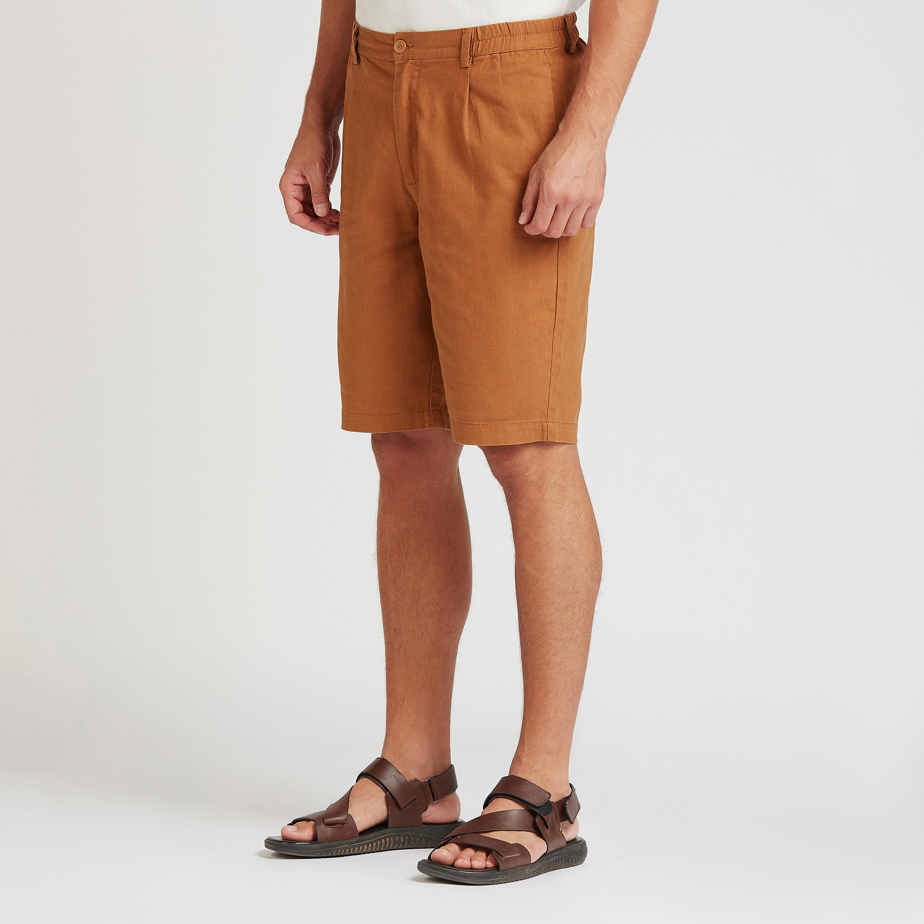 شورت كتّان سليم فيت سادة بخصر متوسط الارتفاع وجيوب وعراوي-men-clothing-bottoms-shorts-image-5
