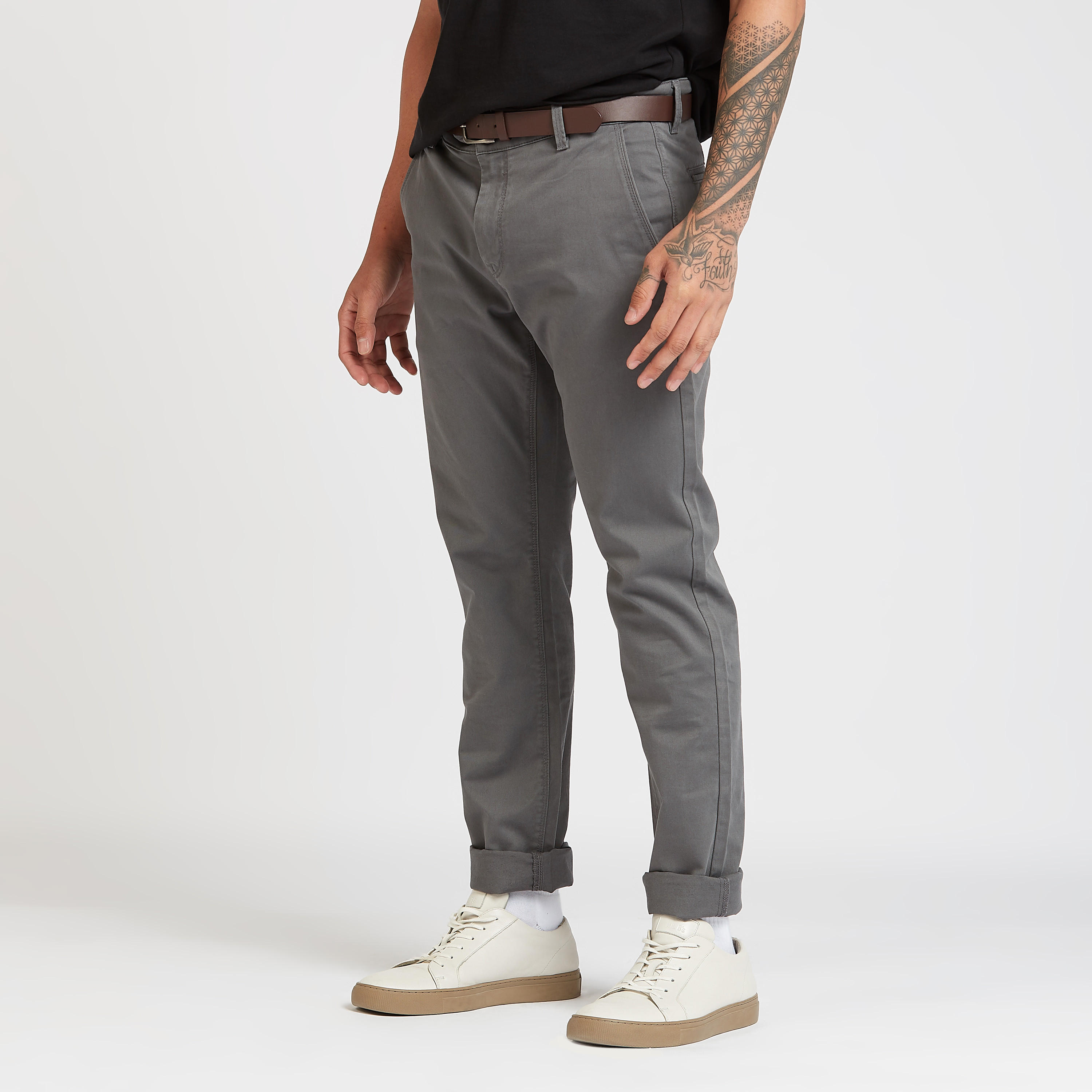 بنطال شينو طويل سادة بجيوب وحلقات للحزام-men-clothing-bottoms-trousersandchinos-trousers-image-1