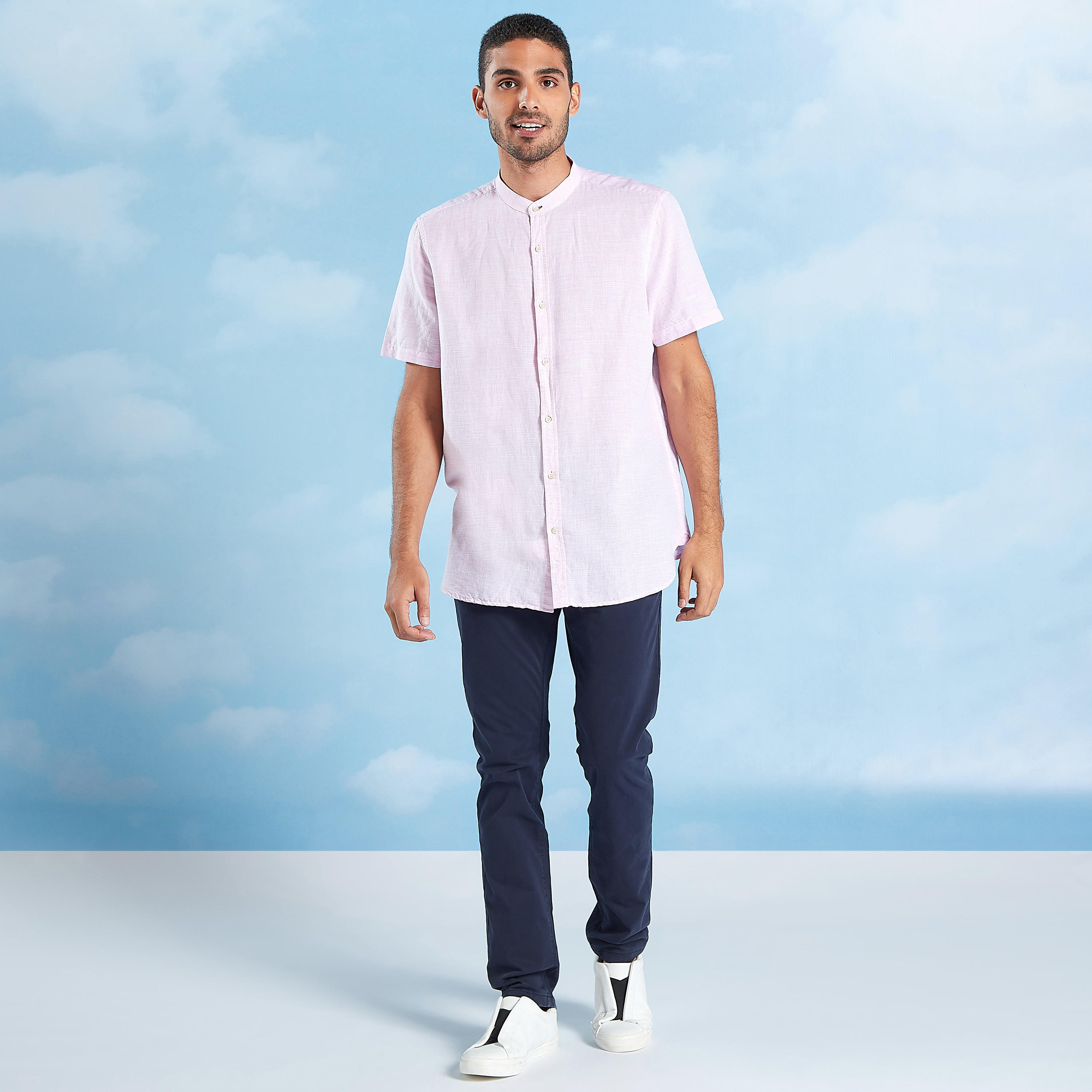 بنطلون شينو سادة بتفاصيل جيوب وعراوي حزام-men-clothing-bottoms-trousersandchinos-trousers-image-3