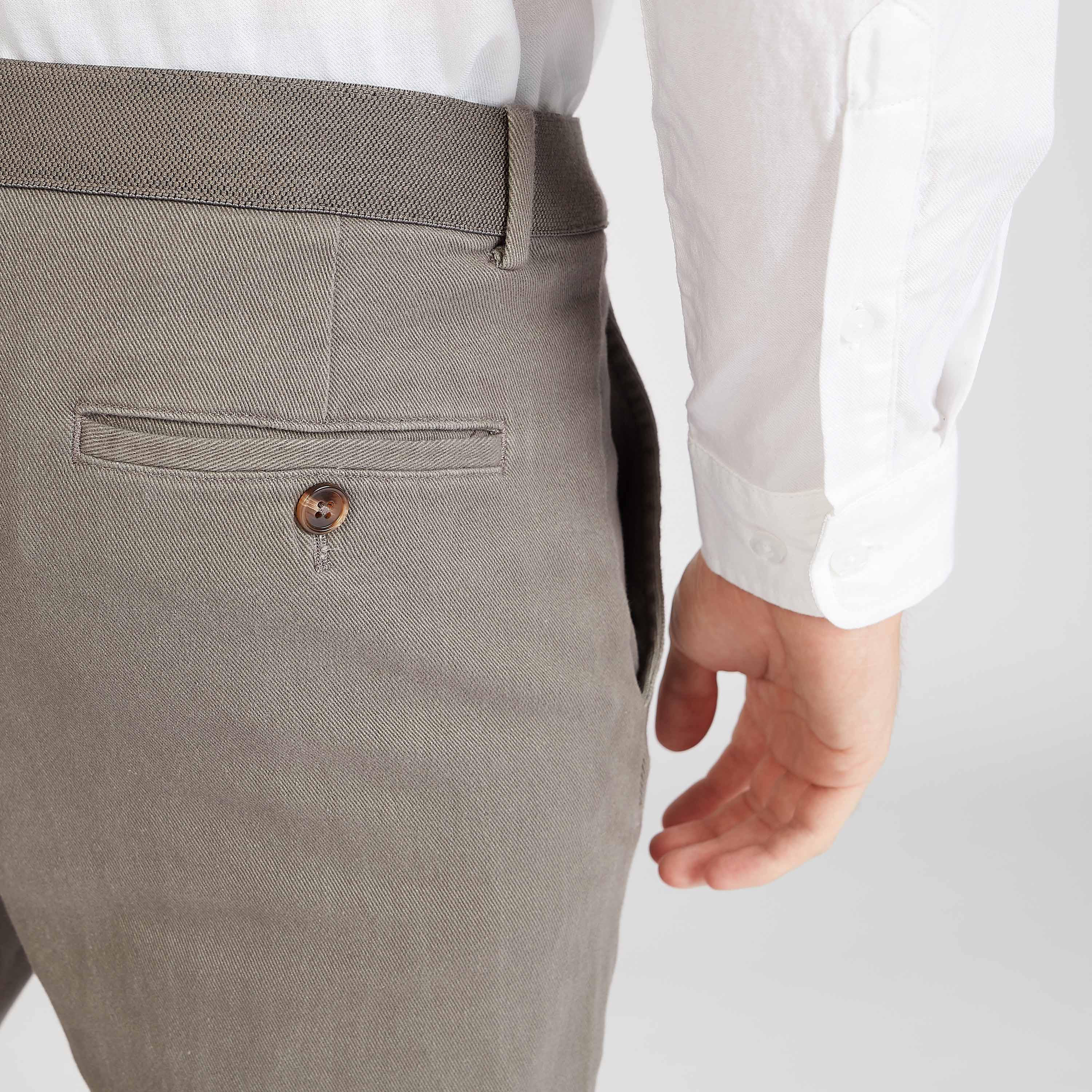 بنطلون شينو مستدام سادة بتفاصيل جيوب وعراوي حزام-men-clothing-bottoms-trousersandchinos-trousers-image-5