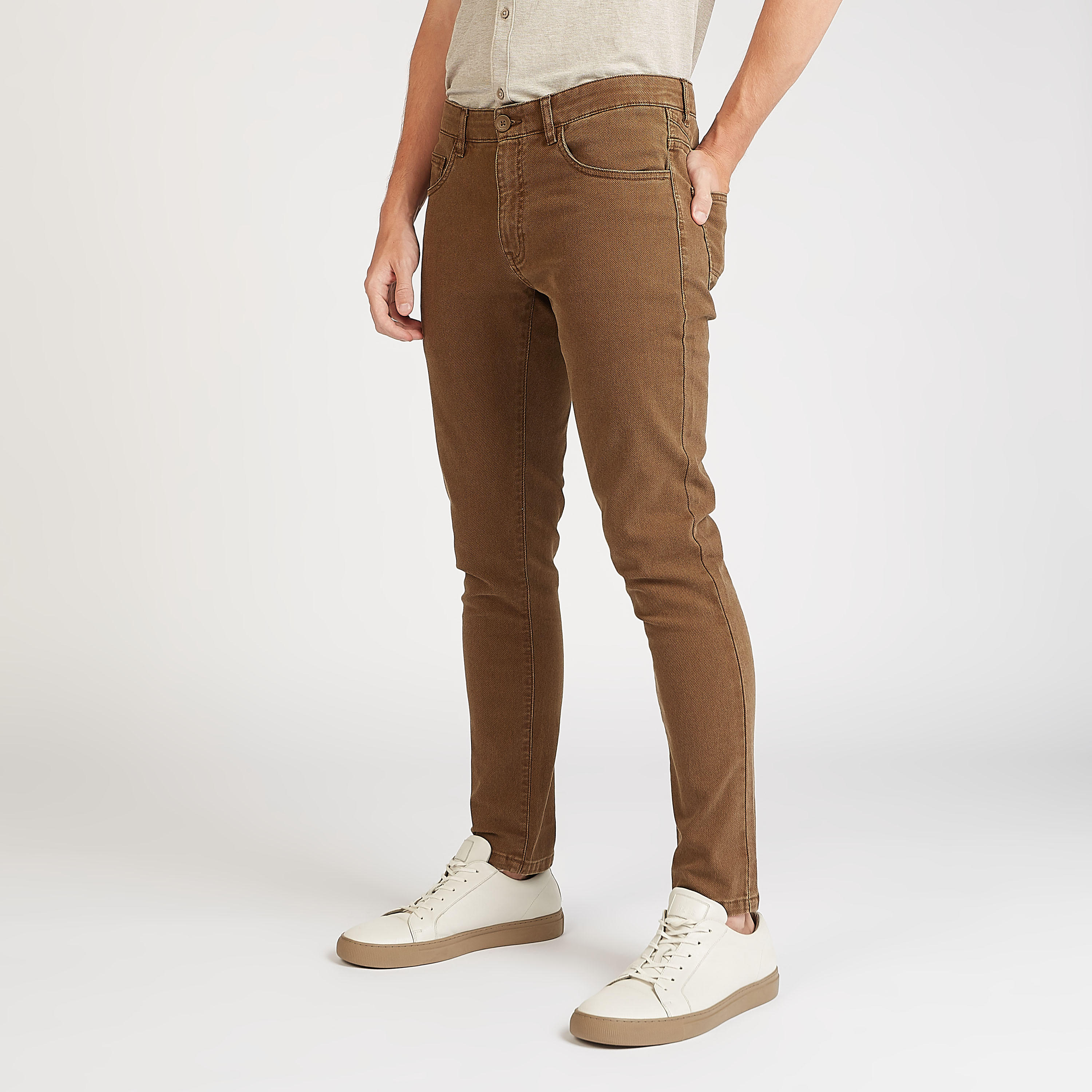 بنطلون مستدام بارز الملمس بقصة عادية-men-clothing-bottoms-trousersandchinos-trousers-image-5