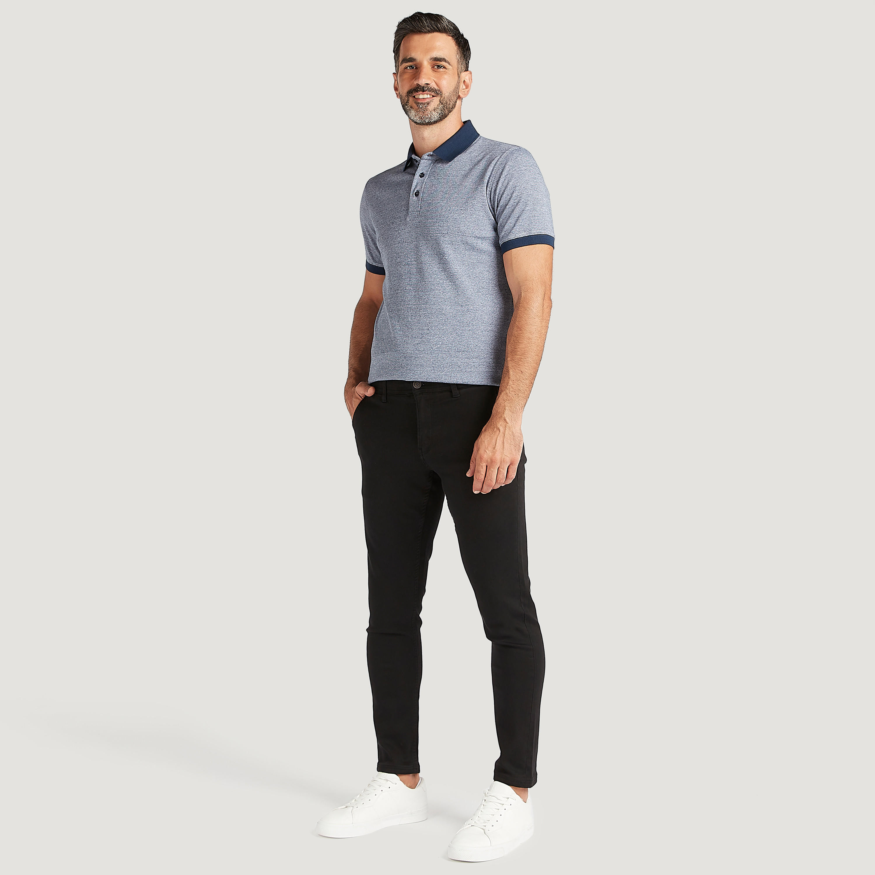 بنطلون شينو سادة بزر إغلاق وجيوب-men-clothing-bottoms-trousersandchinos-trousers-image-3