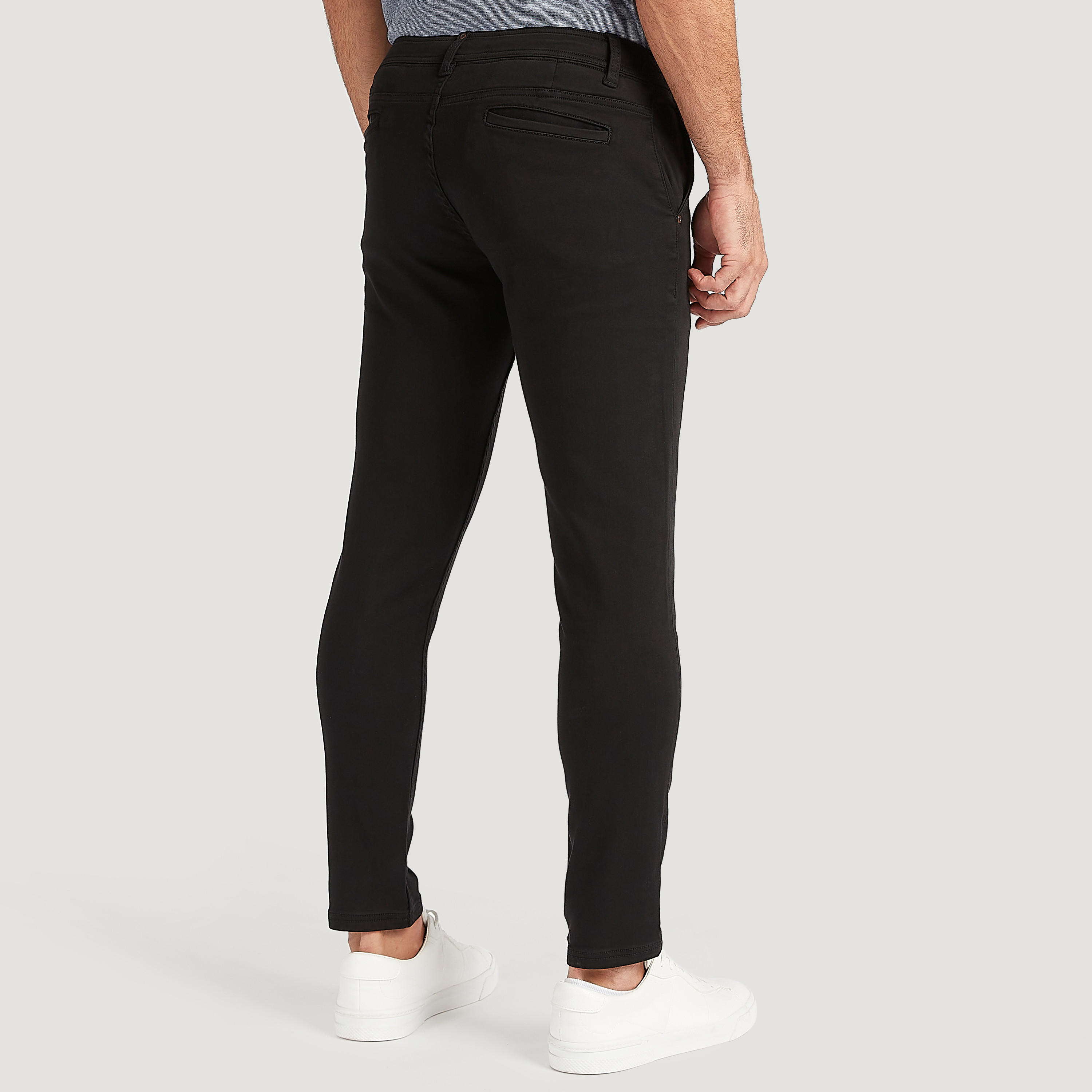 بنطلون شينو سادة بزر إغلاق وجيوب-men-clothing-bottoms-trousersandchinos-trousers-image-1