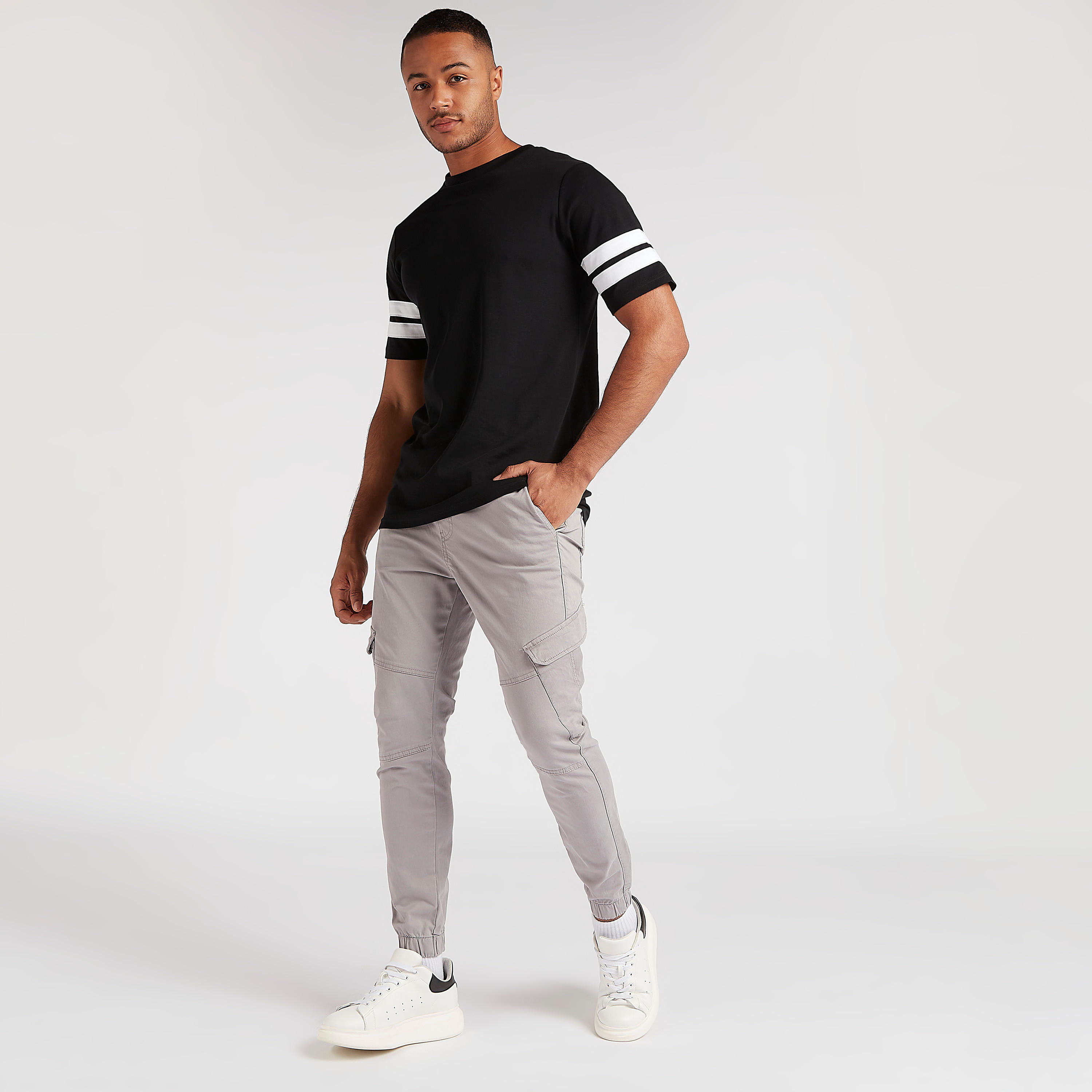 Solid Chinos with Cargo Pockets and Drawstring Closure-men-clothing-bottoms-trousersandchinos-trousers-image-2