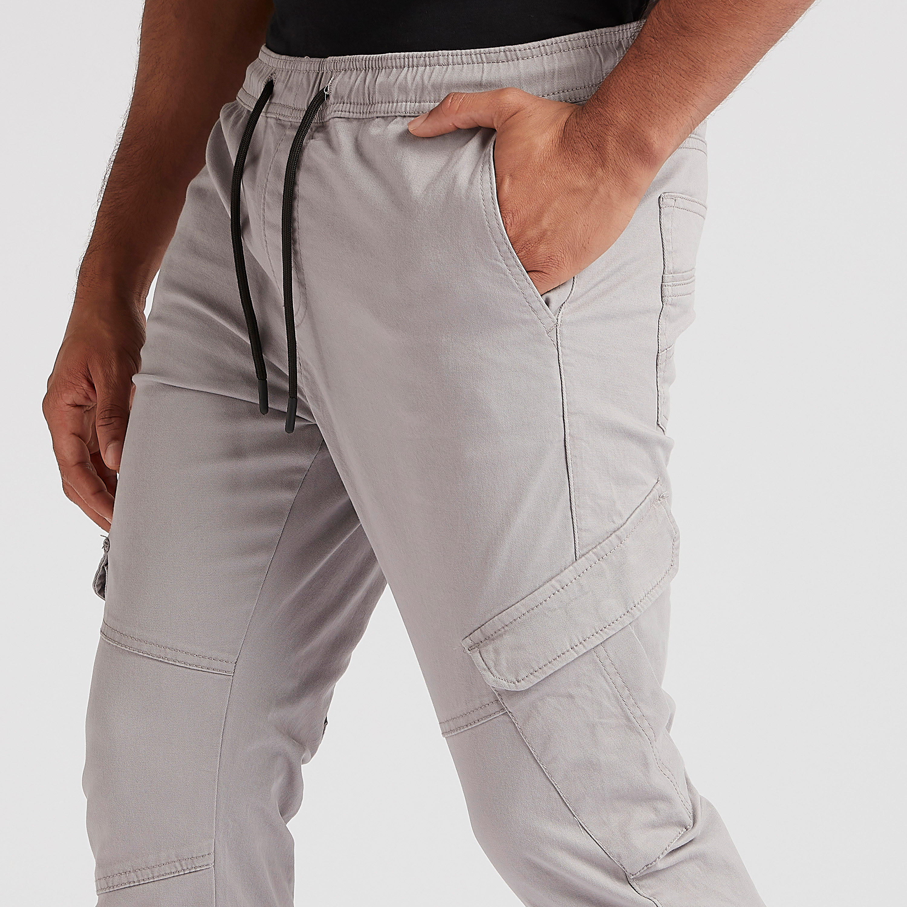 Solid Chinos with Cargo Pockets and Drawstring Closure-men-clothing-bottoms-trousersandchinos-trousers-image-3