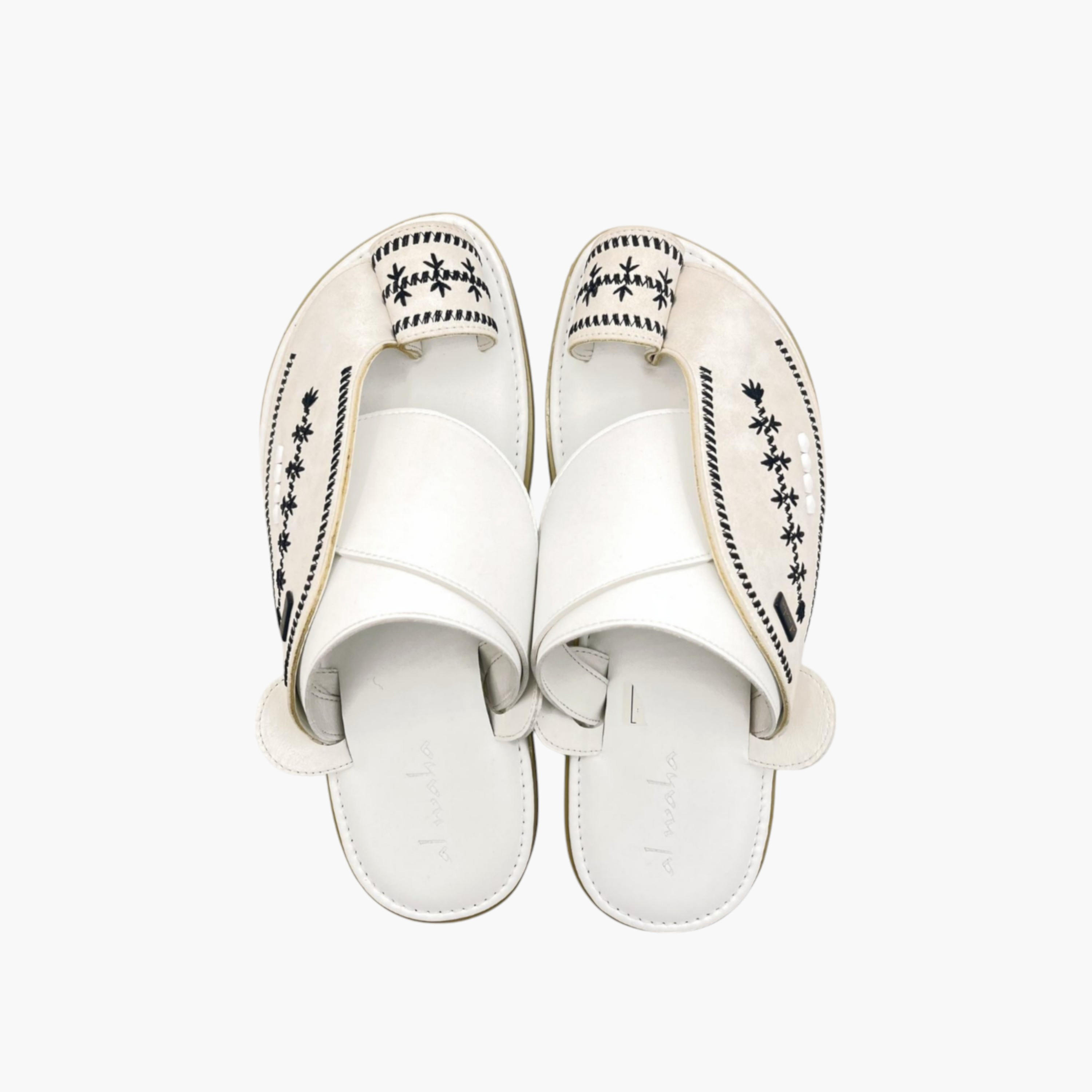 صندل عربي مطرّز سهل الارتداء بحلقة إصبع من الواحة-men-shoes-sandals-image-1