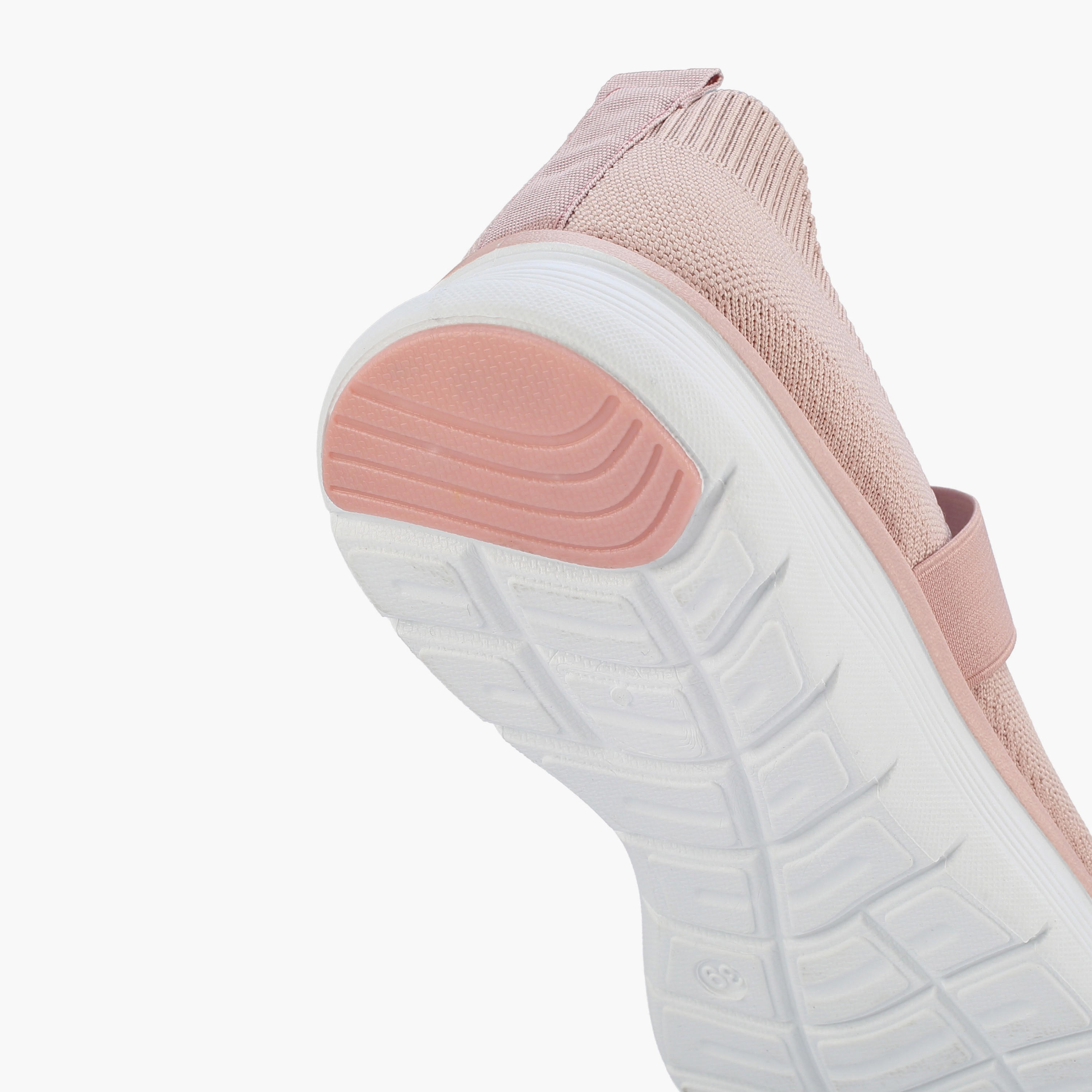 حذاء رياضي سهل الارتداء للنساء من أوكلان من شو إكسبرس-women-shoes-sneakers-image-10