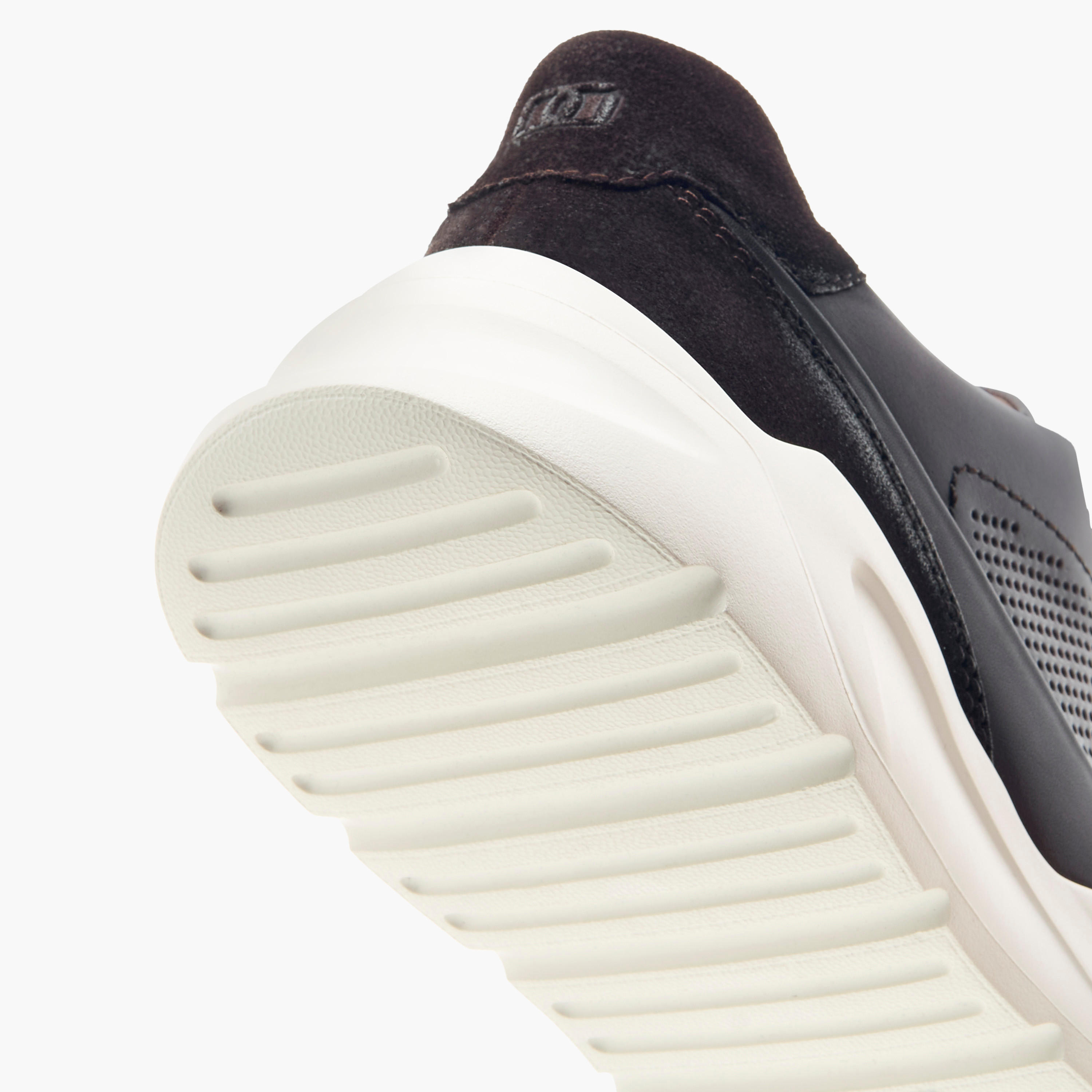 حذاء سنيكرز جلد بارز الملمس بطول الكاحل برباط للرجال من دوتشيني-men-shoes-sneakers-image-5