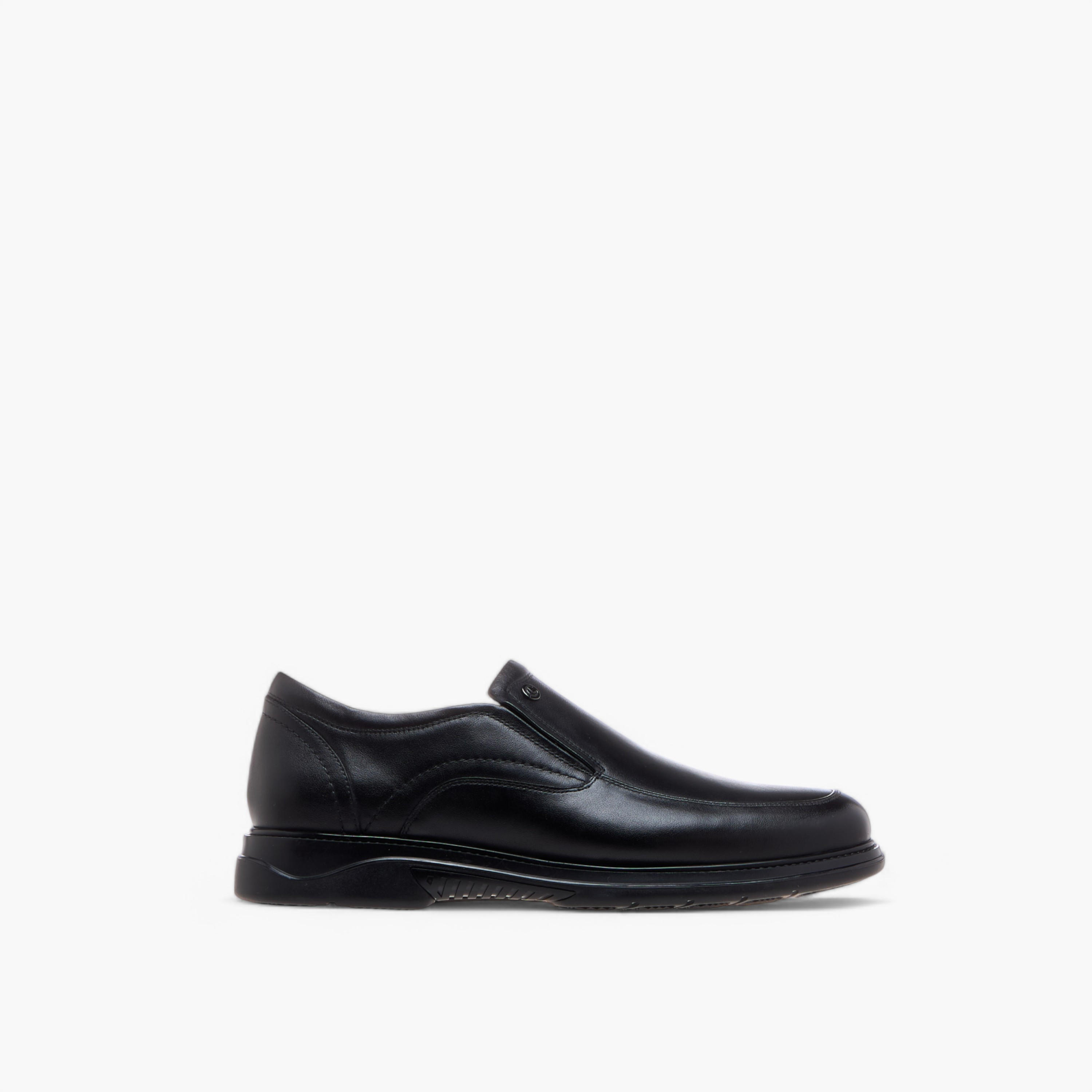 Le Confort Leather Solid Slip-On Loafers-men-shoes-loafersandmoccasins-image-3