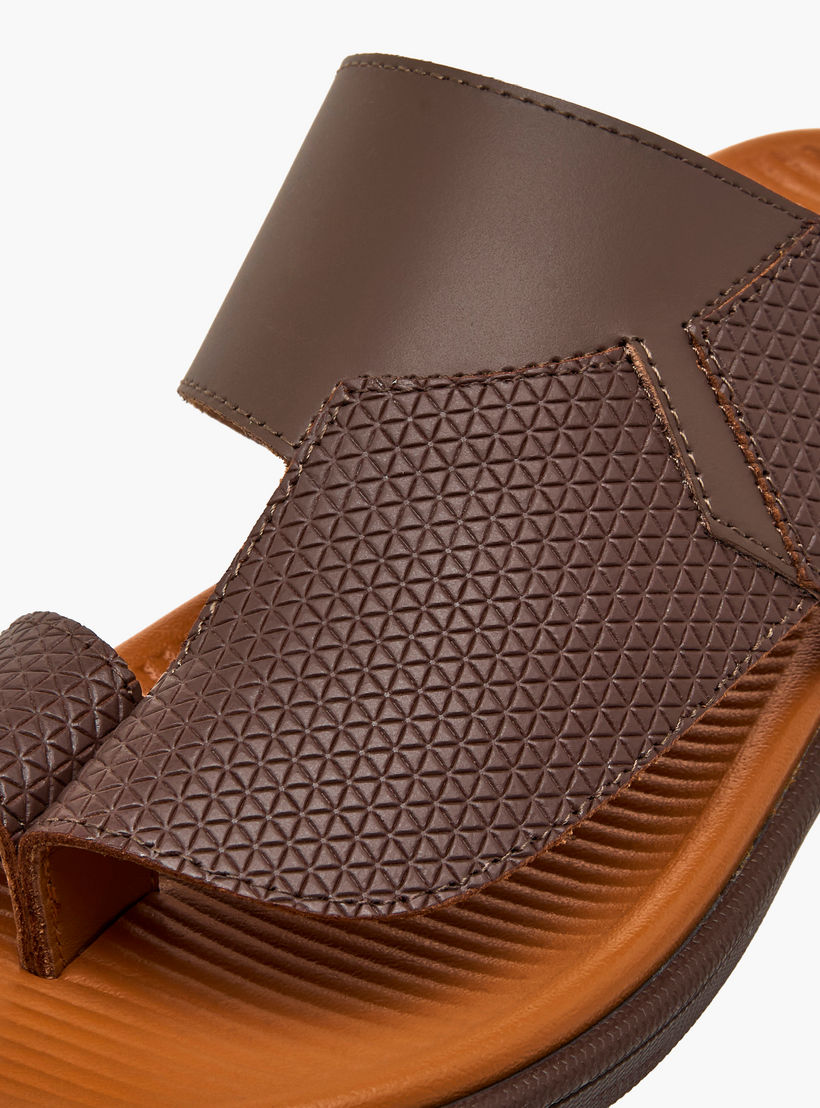 صندل عربي جلد بتفاصيل حلقة إصبع للأولاد من الواحة-boys-shoes-sandals-image-4