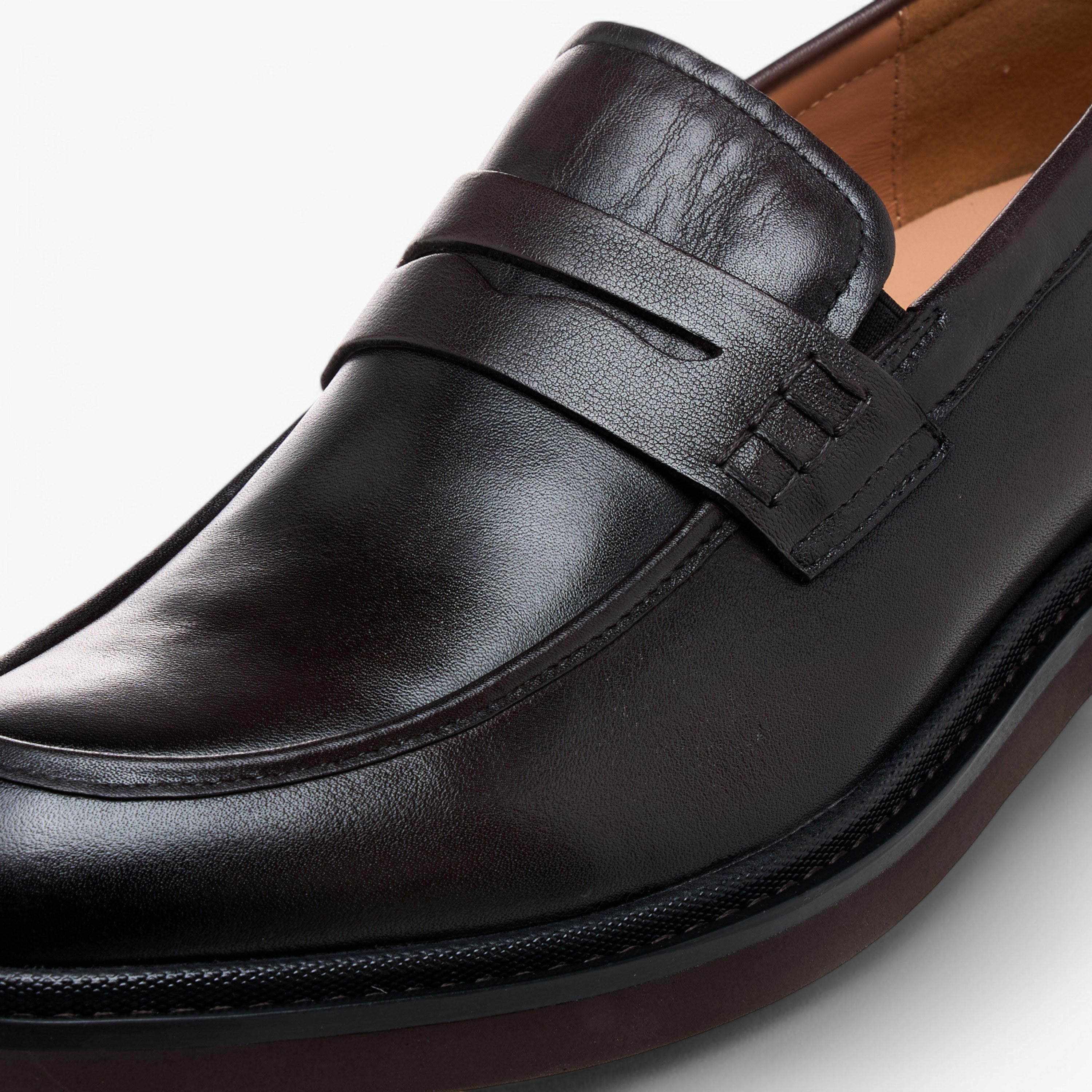 حذاء خفيف جلد سهل الارتداء بتفاصيل مفرّغة للرجال من دوتشيني-men-shoes-loafersandmoccasins-image-4