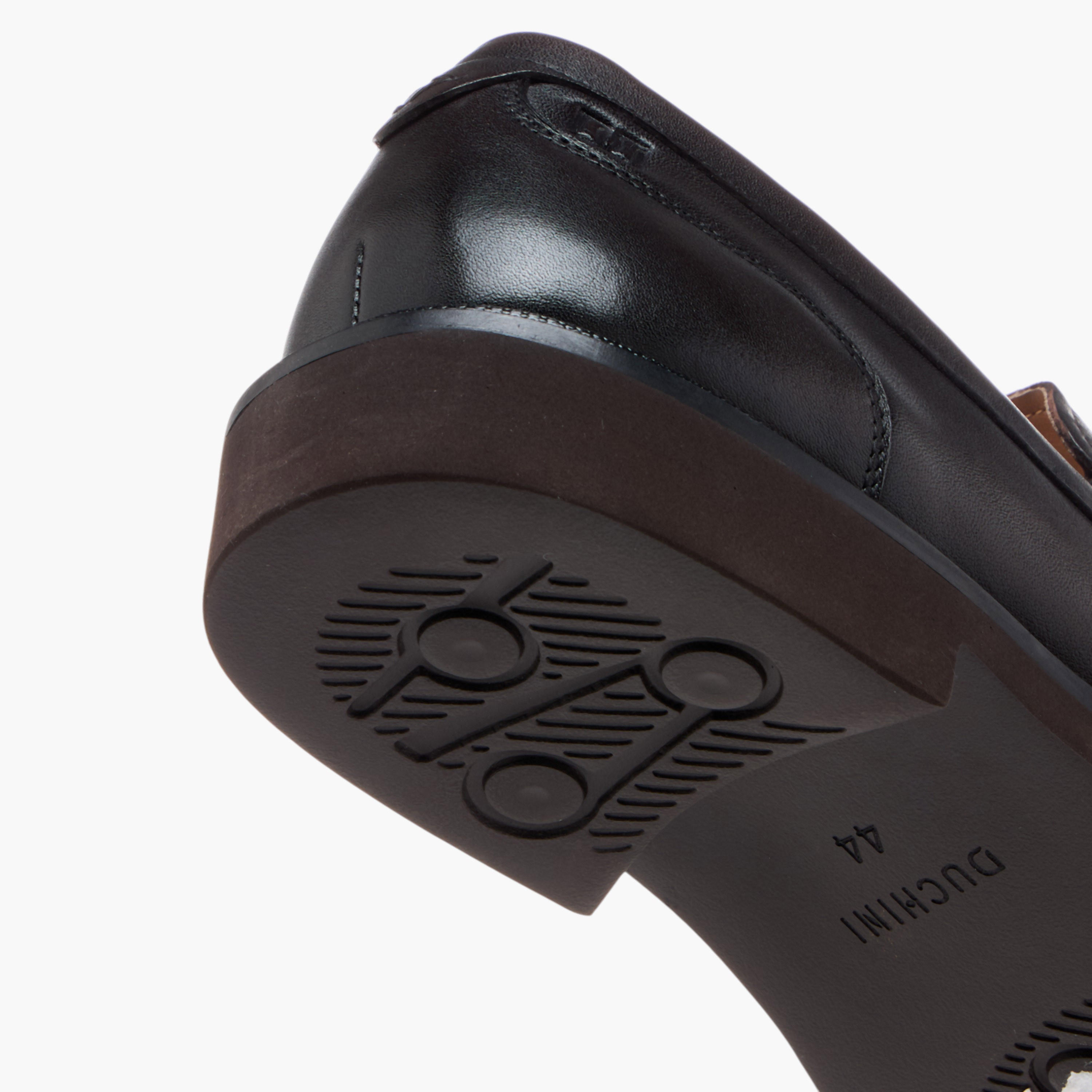 حذاء خفيف جلد سهل الارتداء بتفاصيل مفرّغة للرجال من دوتشيني-men-shoes-loafersandmoccasins-image-5