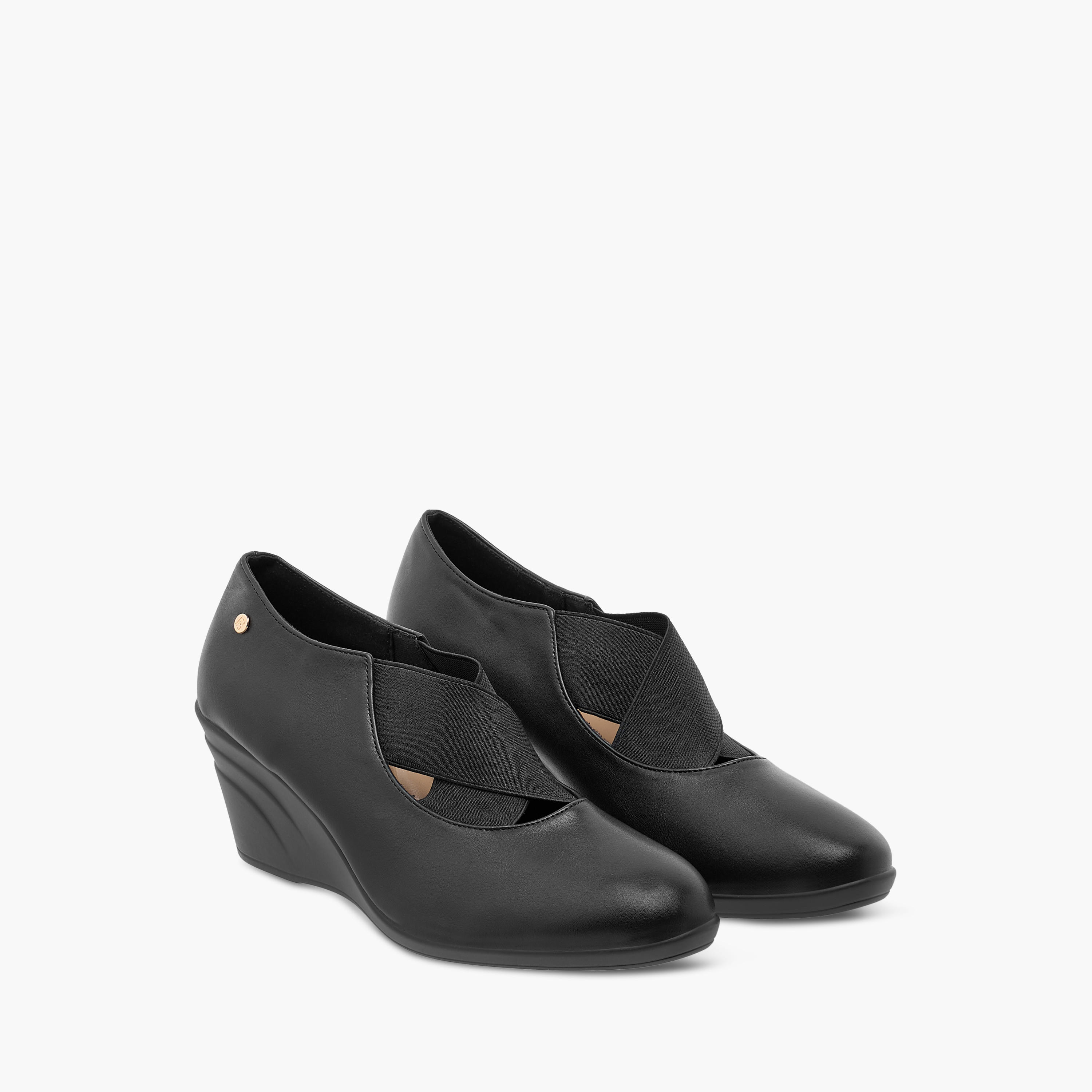 حذاء كلاسيكي سهل الارتداء بكعب ويدج وطبعات مونوجرام من فلورا بيلا-women-shoes-heels-image-6