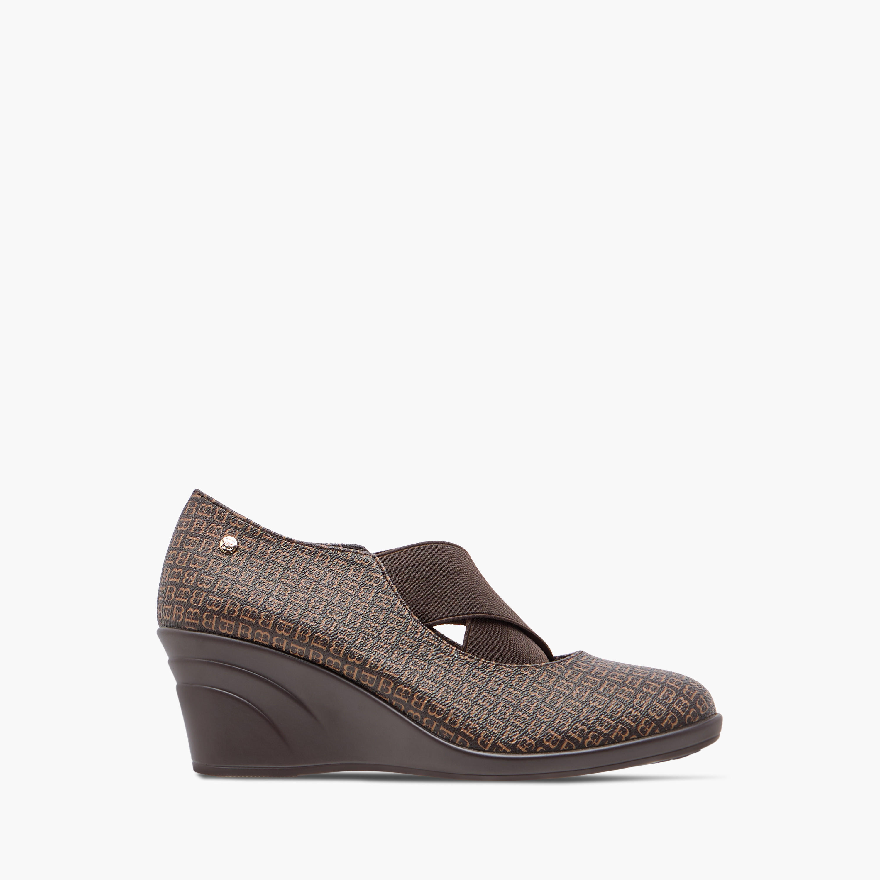 حذاء كلاسيكي سهل الارتداء بكعب ويدج وطبعات مونوجرام من فلورا بيلا-women-shoes-heels-image-3