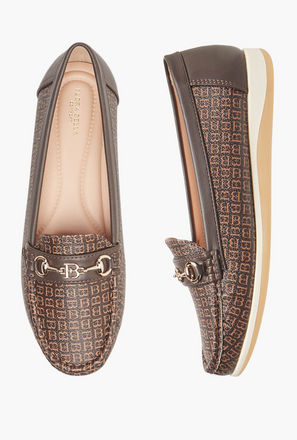 حذاء سادة سهل الارتداء بزينة إبزيم من فلورا بيلا-women-shoes-loafersandmoccasins-image-1