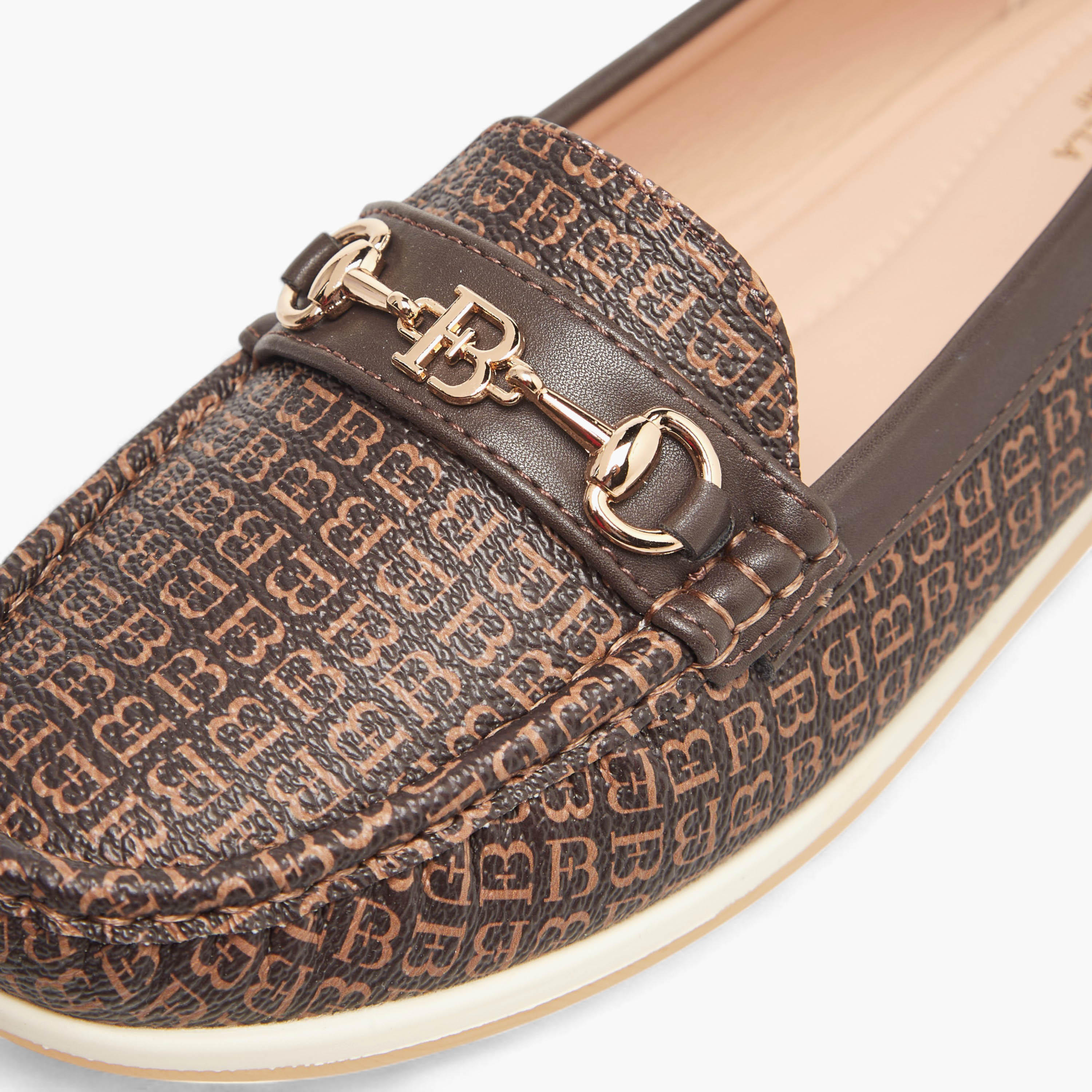 حذاء سادة سهل الارتداء بزينة إبزيم من فلورا بيلا-women-shoes-flats-loafers-image-4