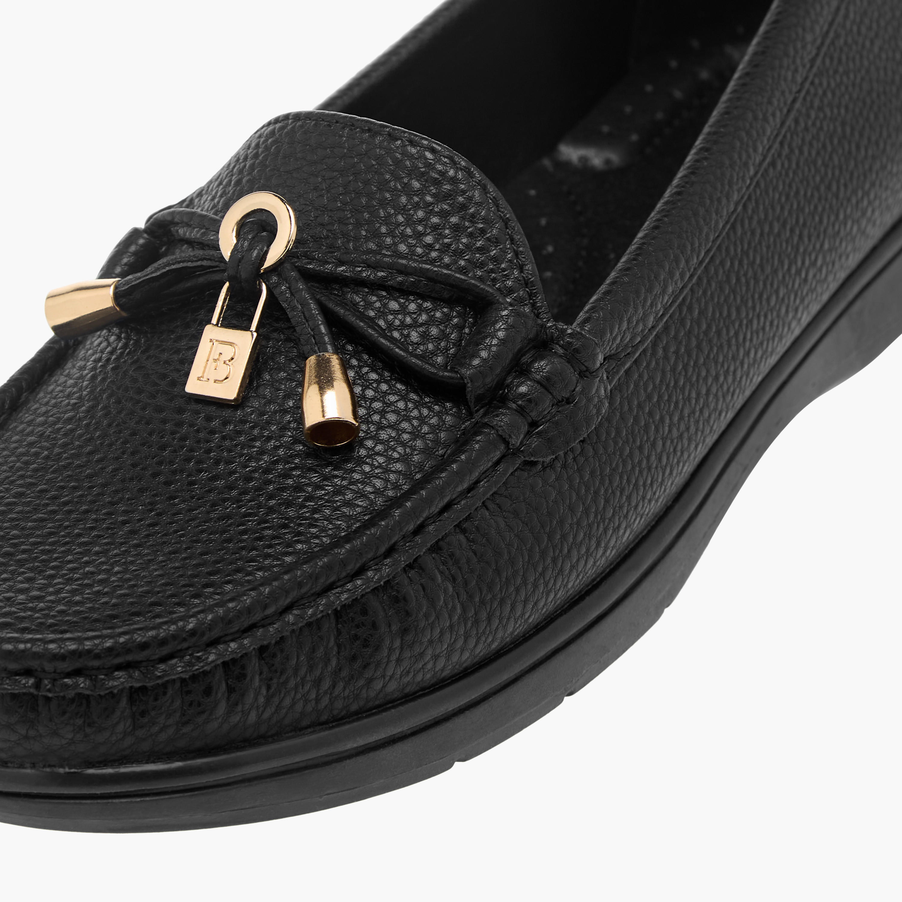 حذاء بارز الملمس وسهل الارتداء بزينة فيونكة من فلورا بيلا-women-shoes-flats-loafers-image-4