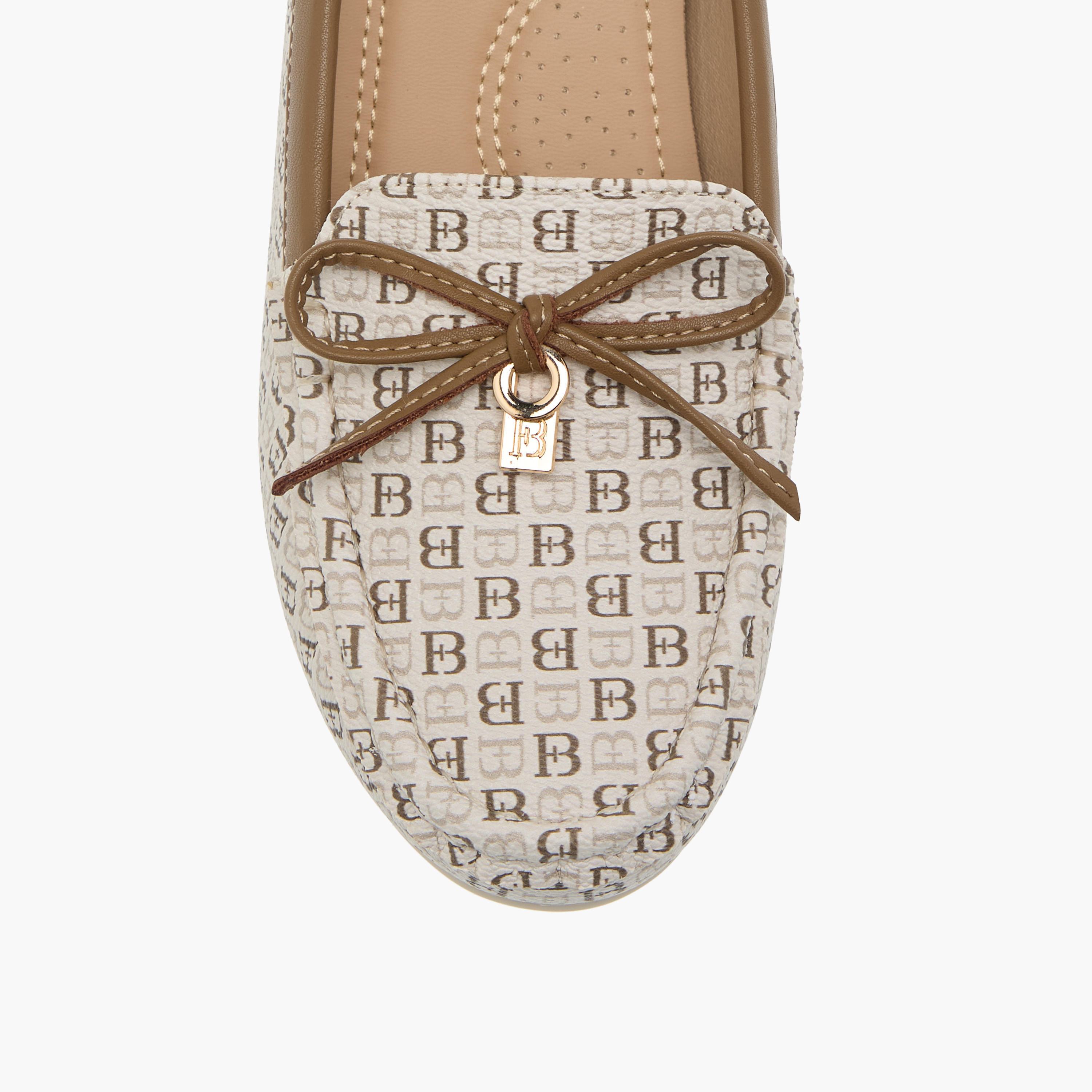 حذاء ويدج مريح بتفاصيل فيونكة وطبعات مونوجرام من فلورا بيلا-women-shoes-loafersandmoccasins-image-4