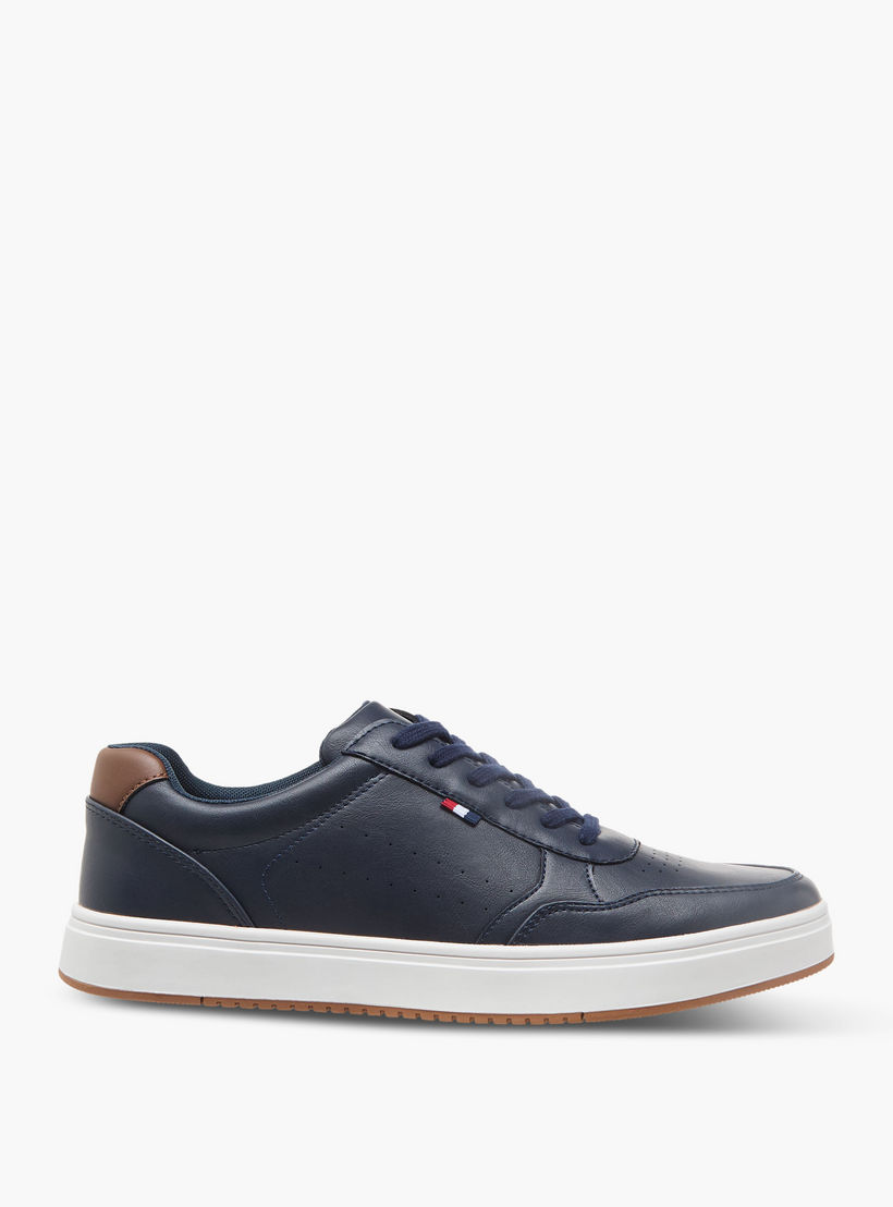 حذاء سنيكرز بألواح ورباط إغلاق من إل بي إل من شو إكسبريس-men-shoes-sneakers-image-3