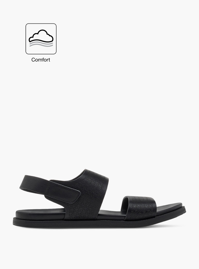 صندل مريح بارز الملمس بشريط إغلاق من لو كونفورت-men-shoes-sandals-image-2