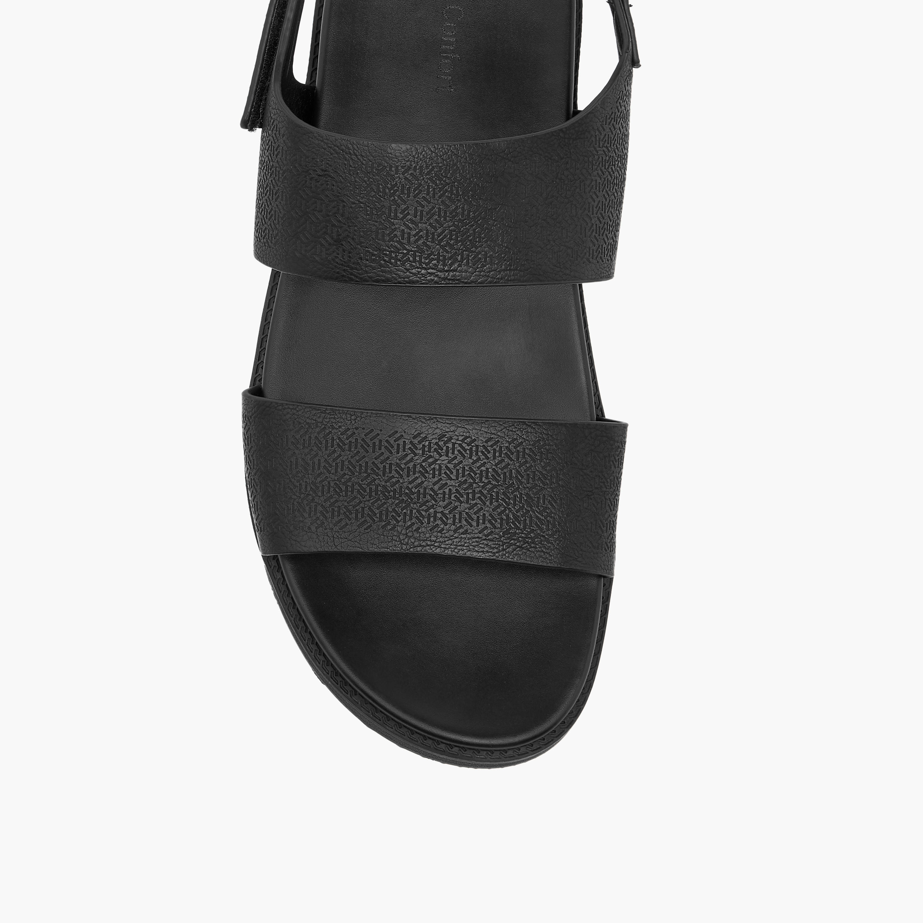 صندل مريح بارز الملمس بشريط إغلاق من لو كونفورت-men-shoes-sandals-image-3