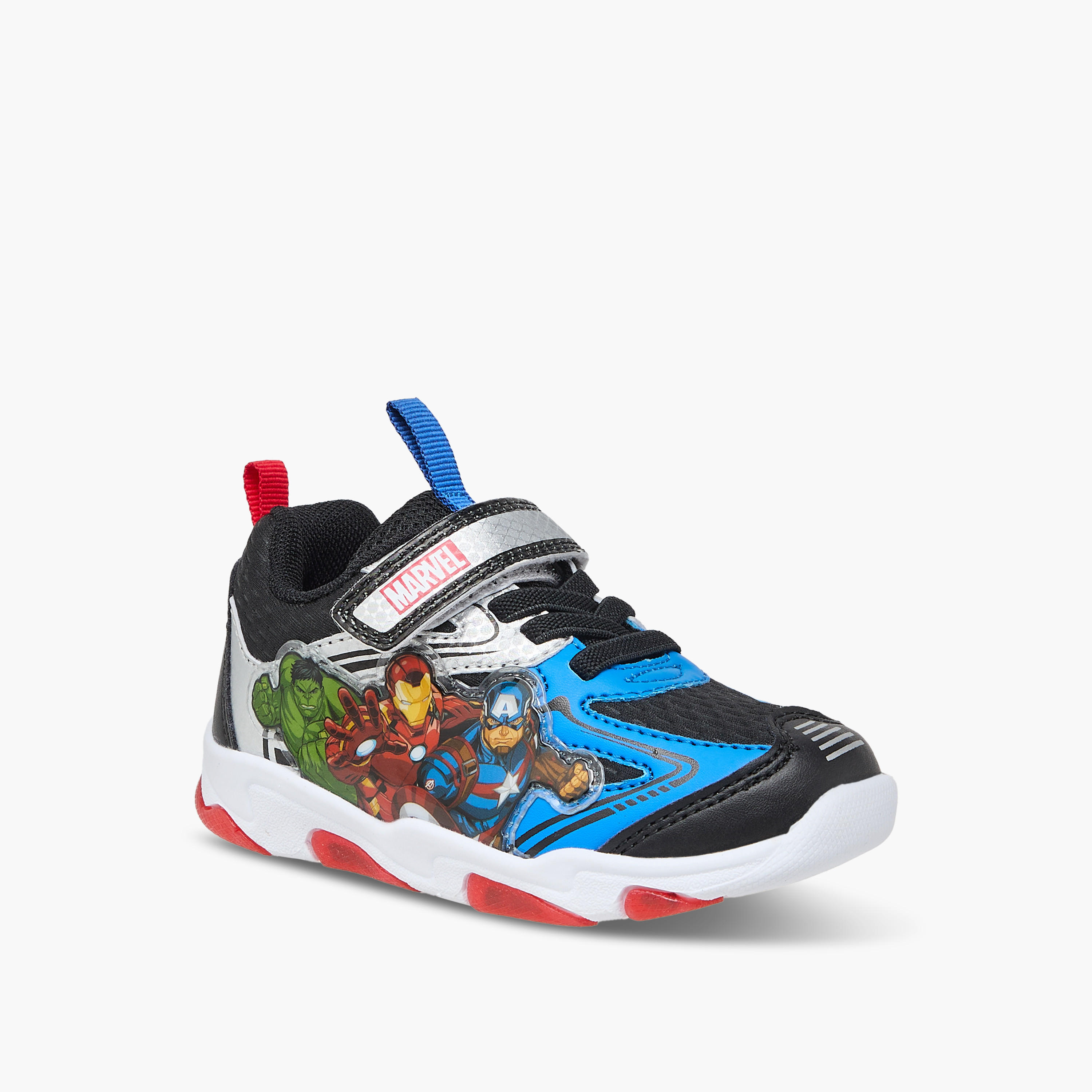 حذاء سنيكرز بشريط إغلاق لاصق وإضاءة وطبعات أفينجرز-boys-shoes-sneakers-image-2