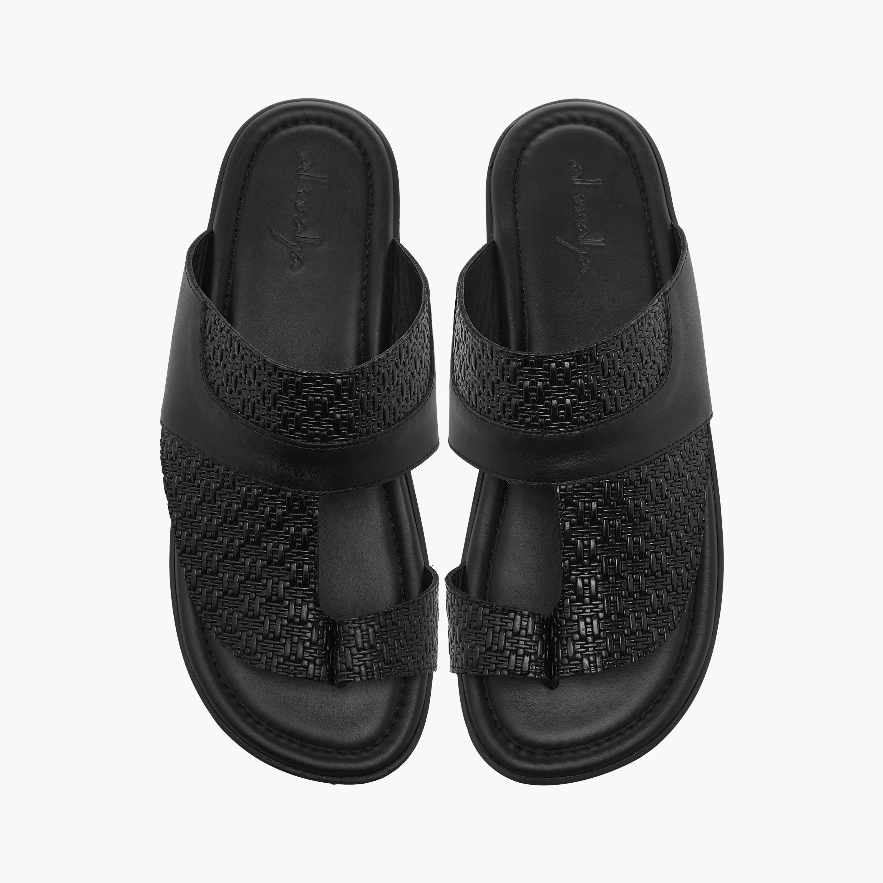 صندل عربي بارز الملمس سهل الارتداء بتفاصيل حلقة إصبع من الواحة-men-shoes-sandals-image-1