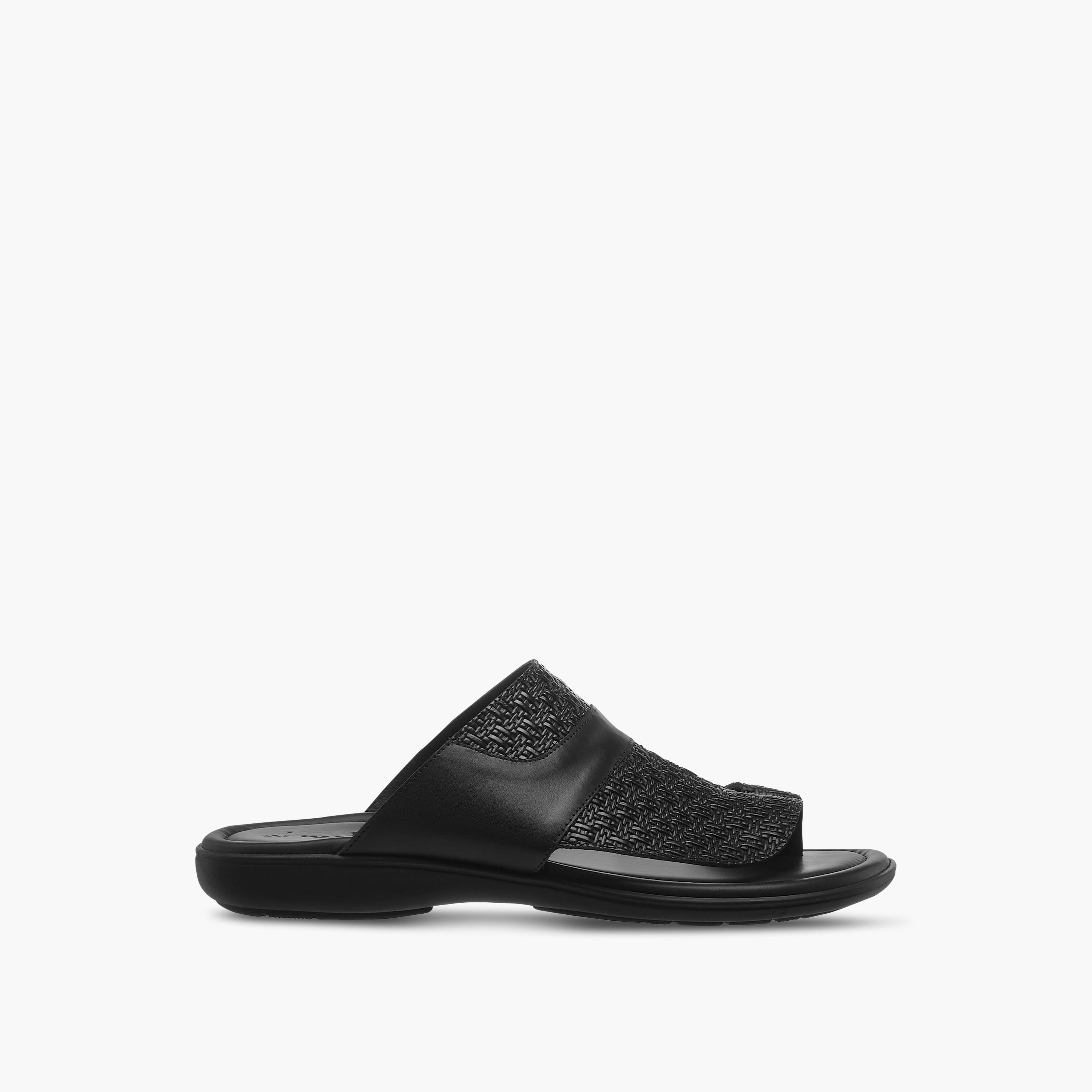 صندل عربي بارز الملمس سهل الارتداء بتفاصيل حلقة إصبع من الواحة-men-shoes-sandals-image-2