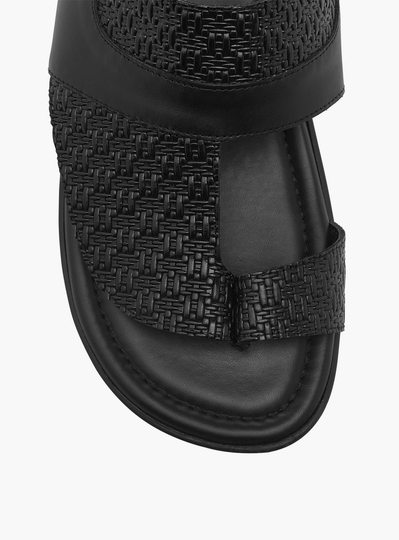 صندل عربي بارز الملمس سهل الارتداء بتفاصيل حلقة إصبع من الواحة-men-shoes-sandals-image-3