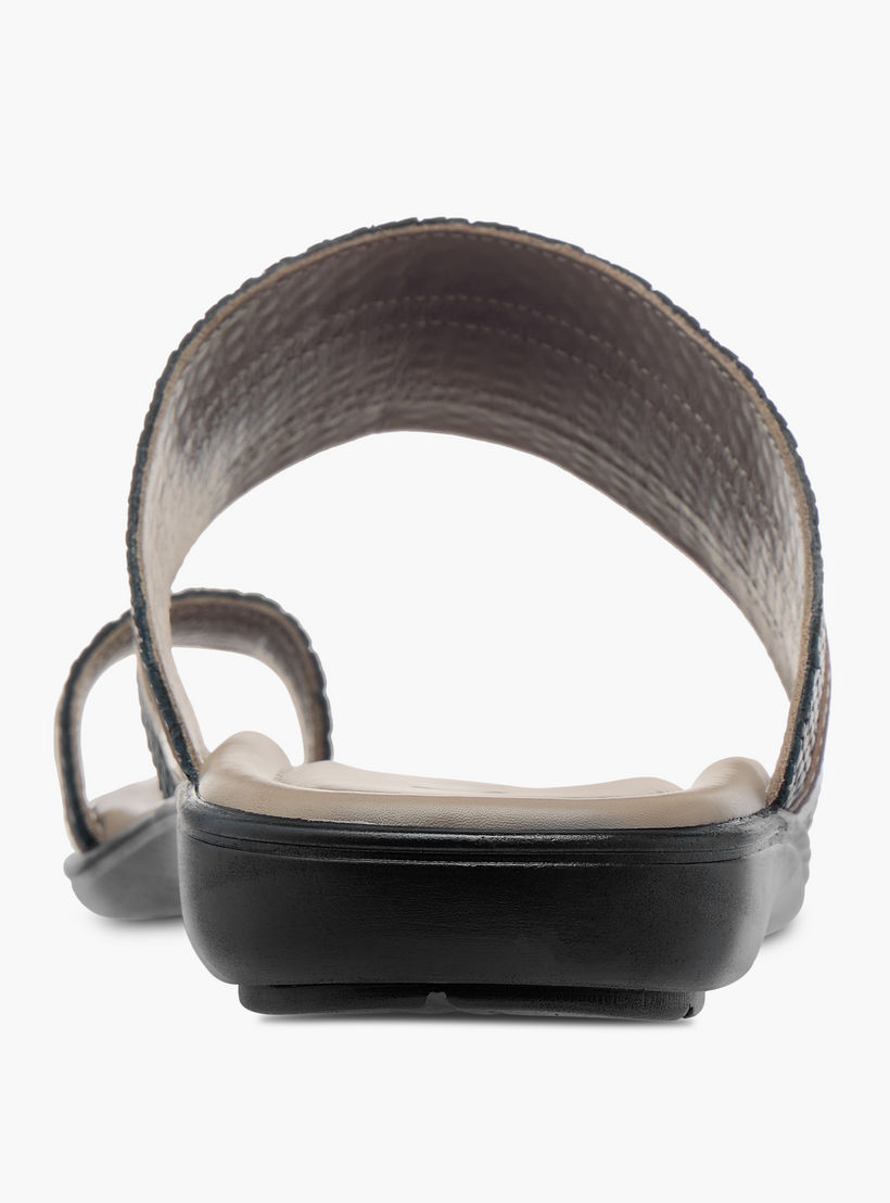 Al Waha Textured Textured Slip-On Arabic Sandals with Toe Loop Detail-men-shoes-sandals-image-4