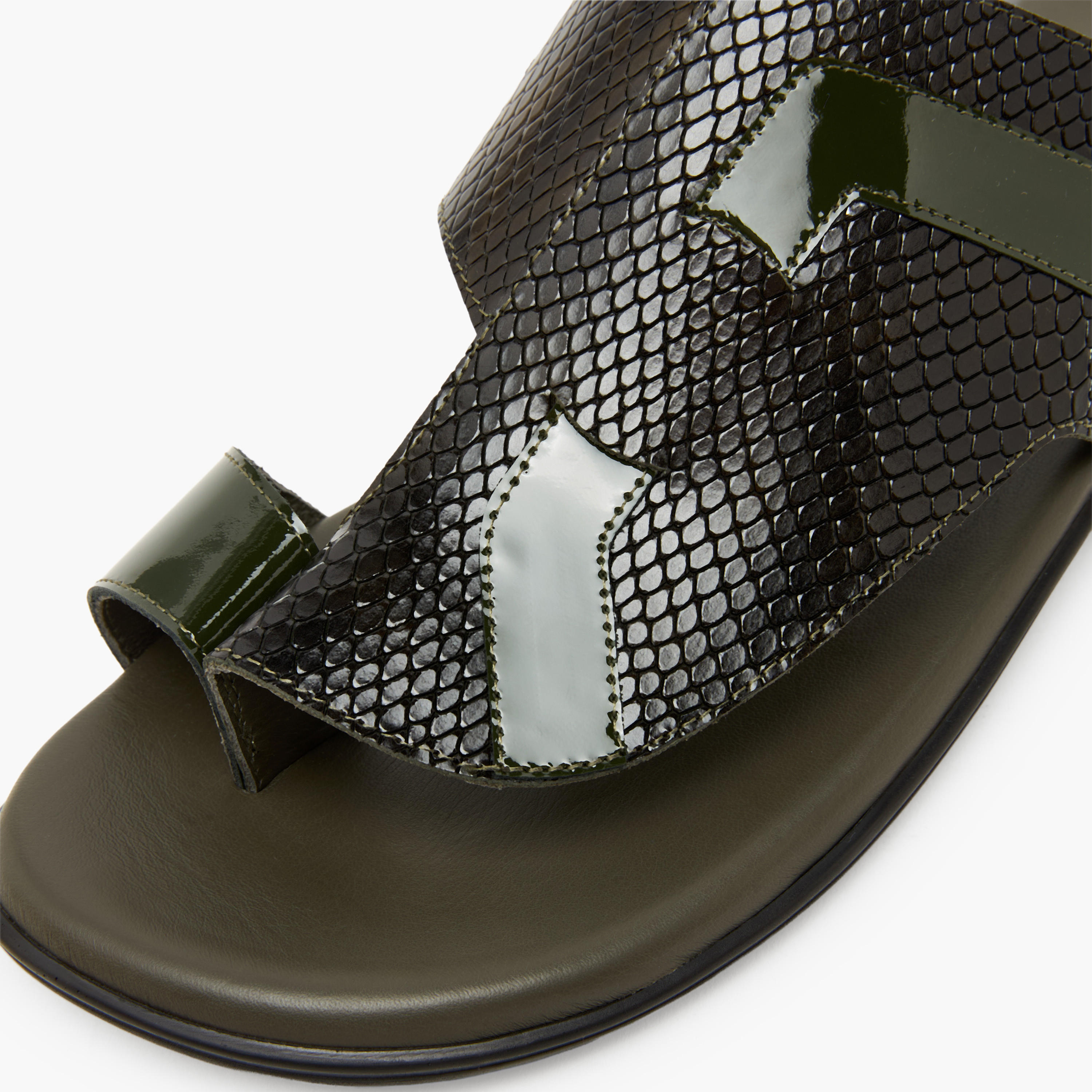 صندل عربي جلد سهل الارتداء للرجال من الواحة-men-shoes-sandals-image-4