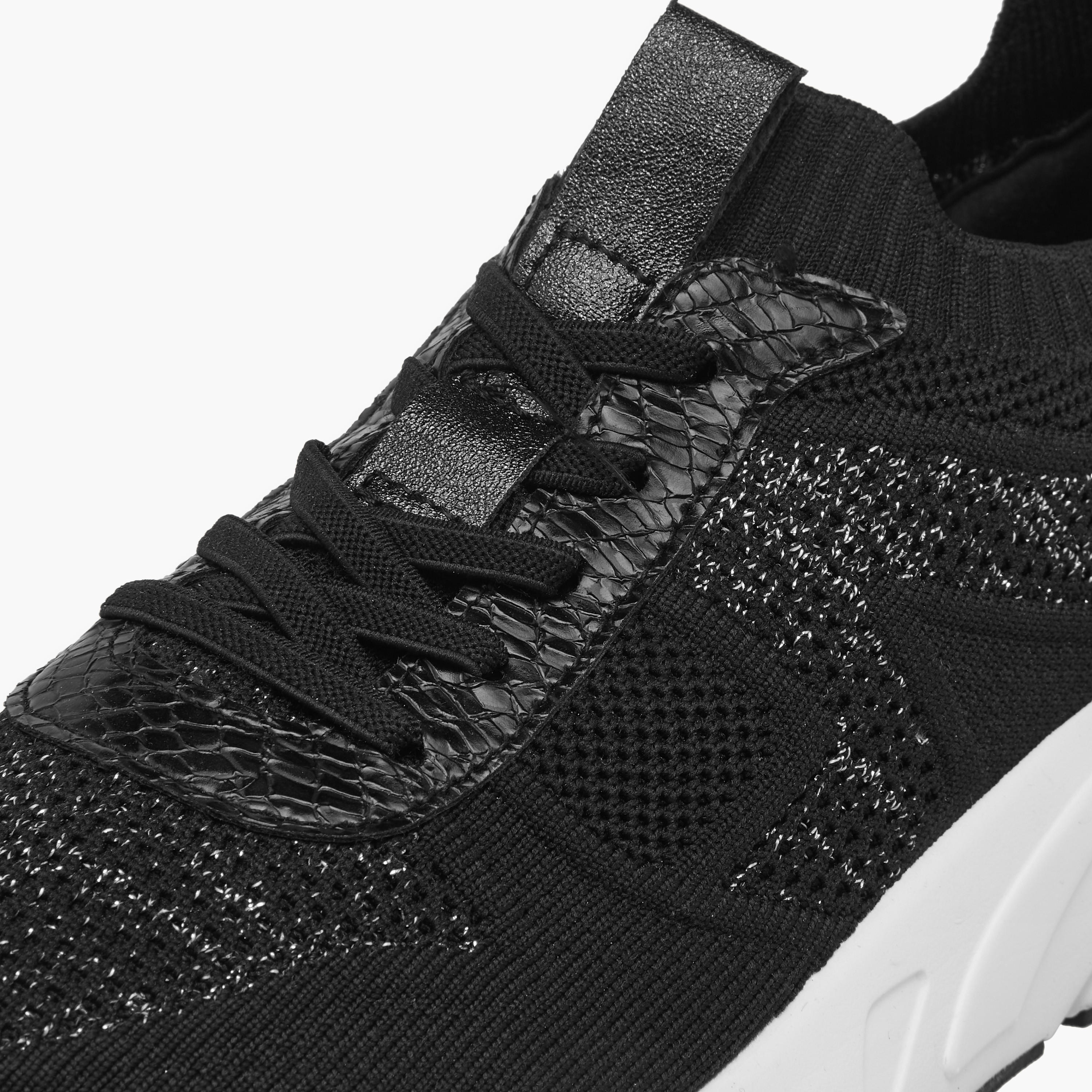 حذاء سنيكرز سهل الارتداء برباط من فلورا بيلا-women-shoes-sneakers-image-4
