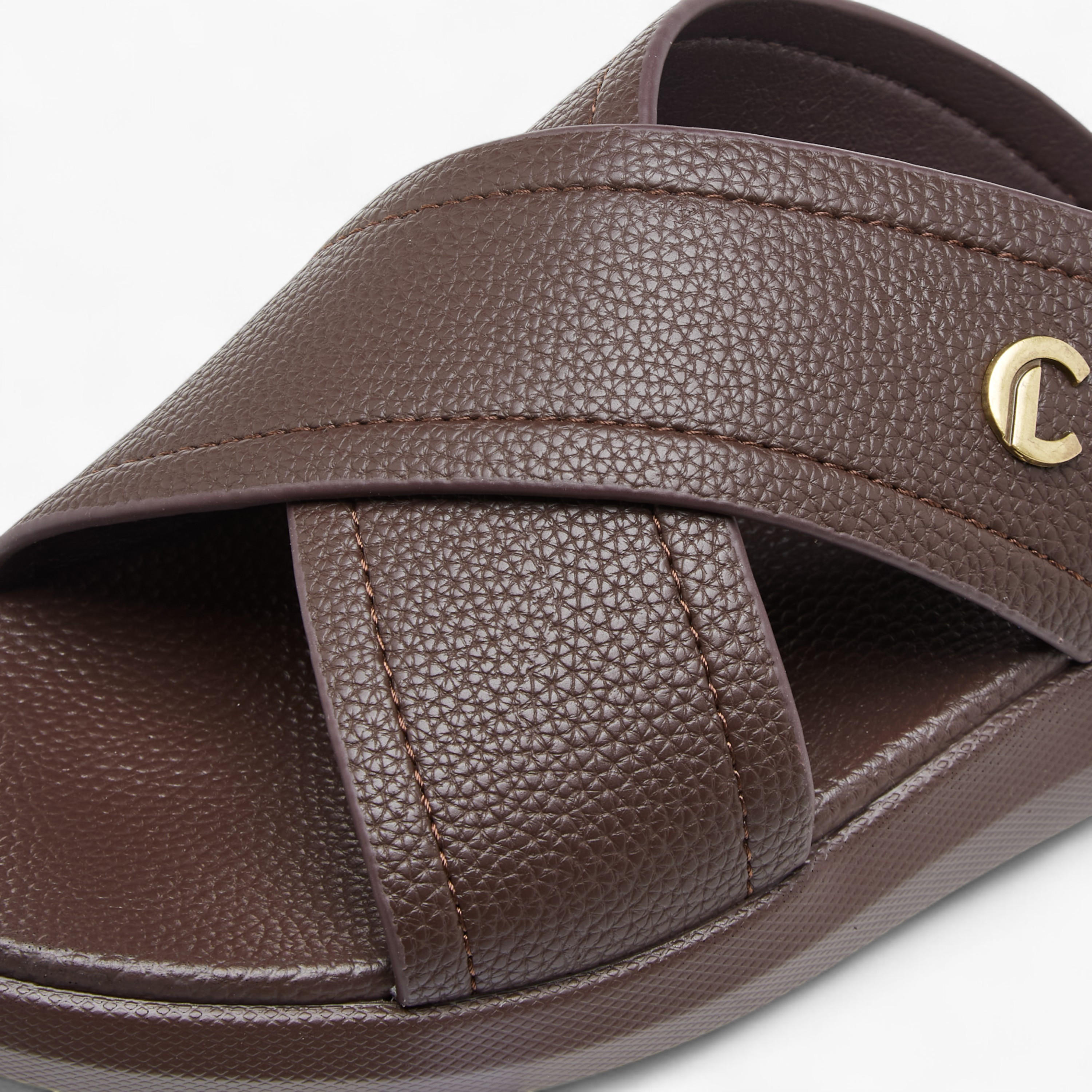 صندل سهل الارتداء بأحزمة متقاطعة من لو كونفورت-men-shoes-sandals-image-4