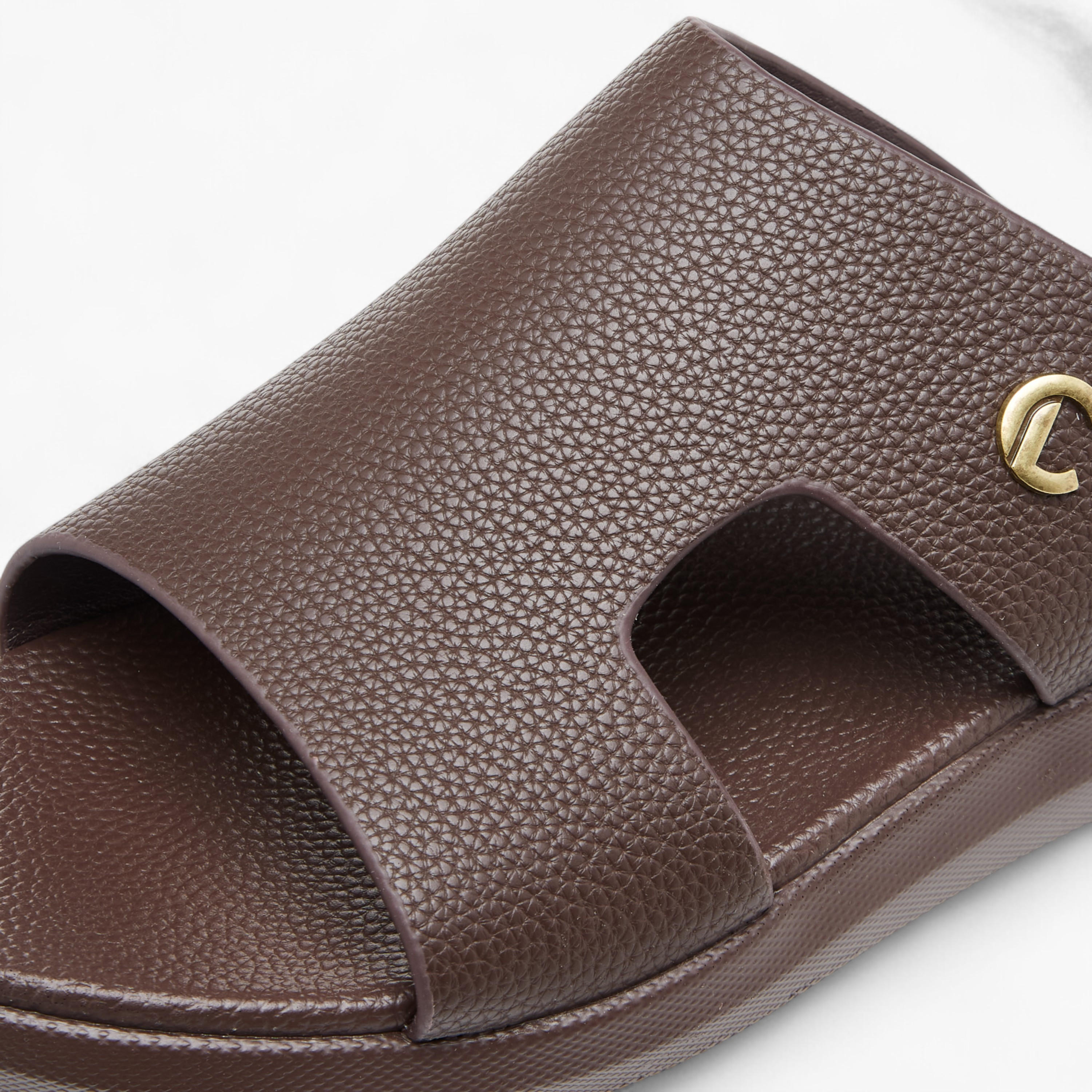 Le Confort Cut-Out Detail Slip-On Sandals-men-shoes-sandals-image-4