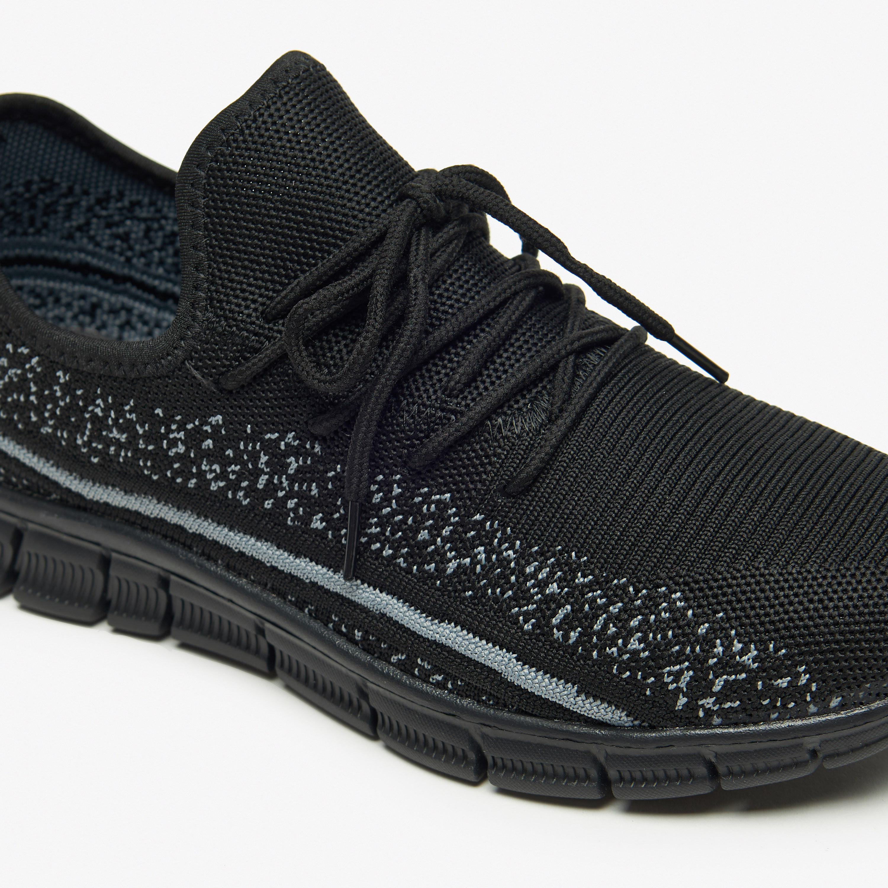 حذاء بارز الملمس برباط إغلاق من أوكلان من شو إكسبريس-sports-men-shoes-image-15