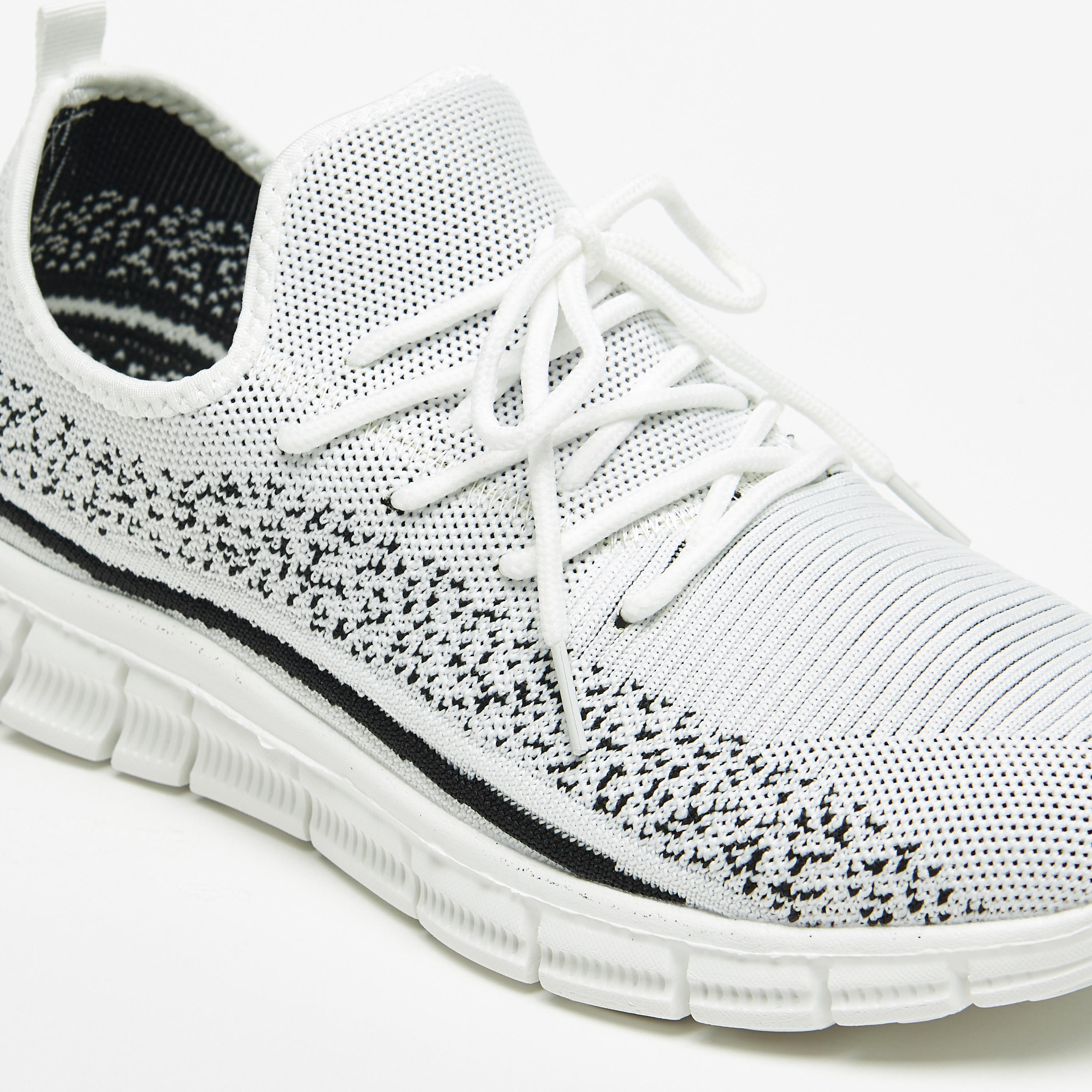 حذاء بارز الملمس برباط إغلاق من أوكلان من شو إكسبريس-sports-men-shoes-image-5
