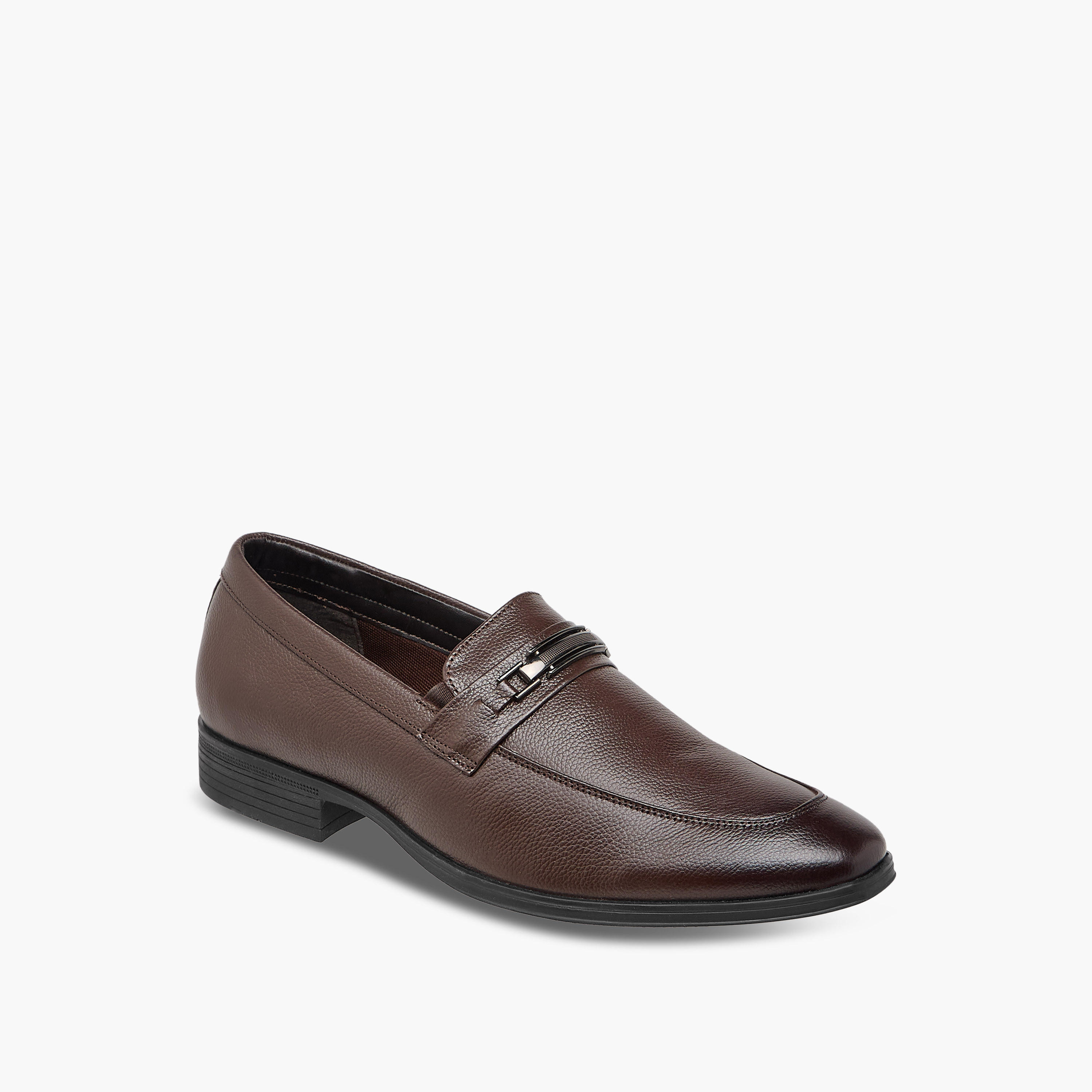 حذاء سهل الارتداء بزينة معدنية من أل بي أل من شو إكسبريس-men-shoes-formalshoes-image-2